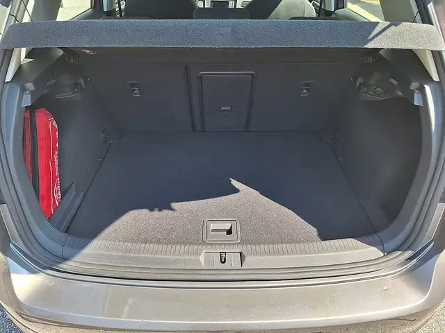 Volkswagen Golf view 6