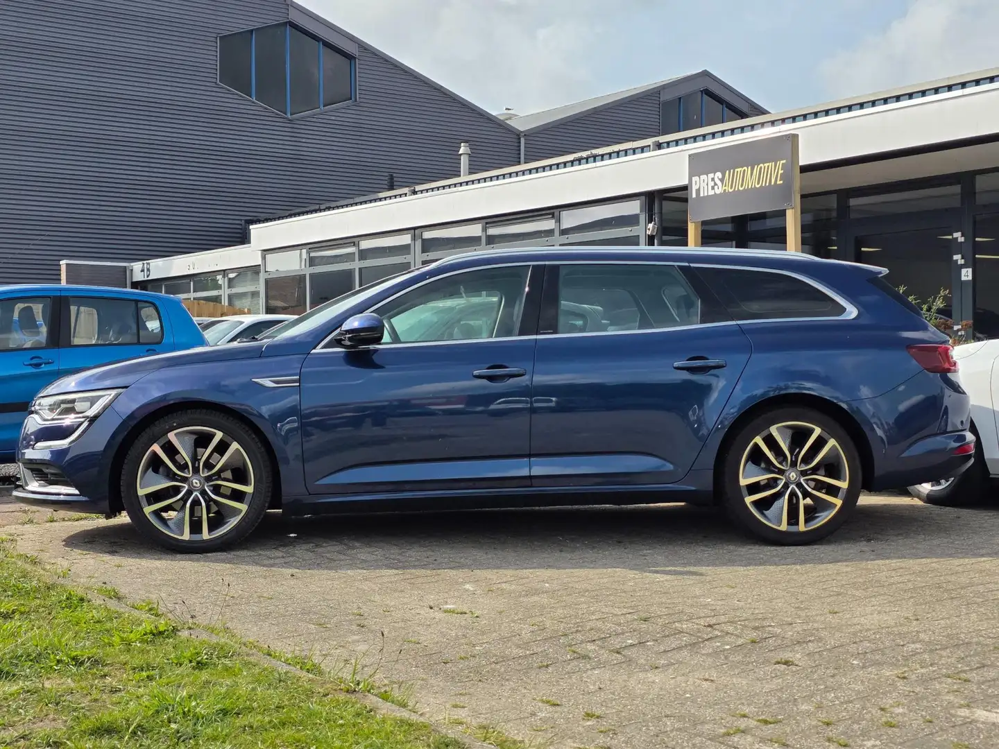 Renault Talisman Estate 1.6 TCe Intens | AUTOMAAT | 200 PK Blauw - 2