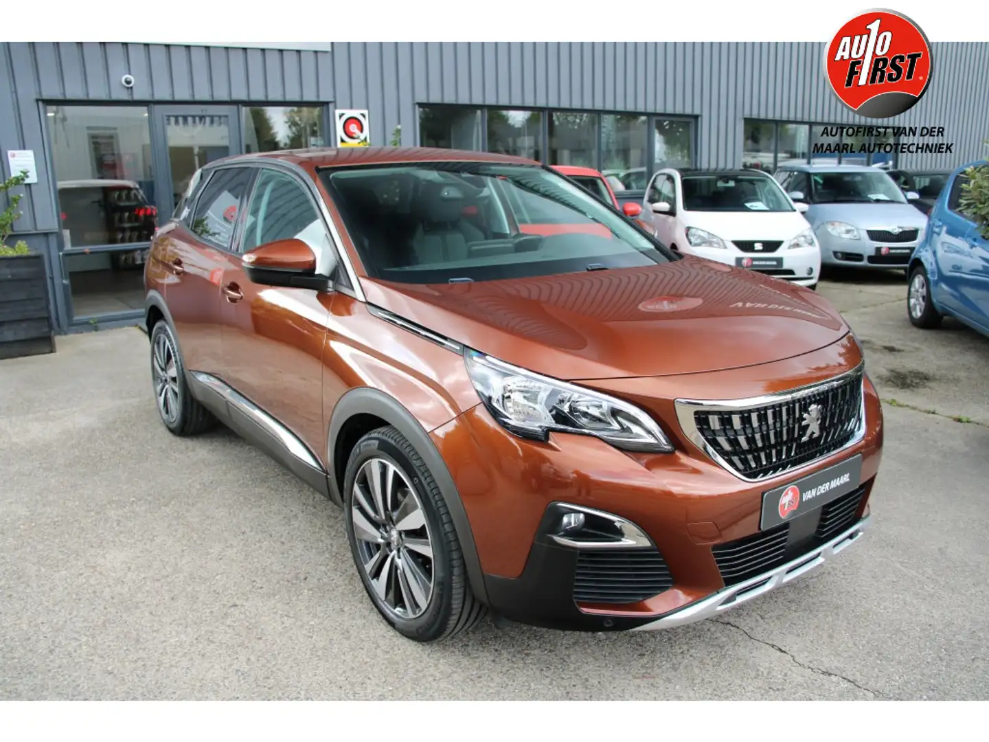 Peugeot 3008 1.2 PureTech Allure Brun - 1