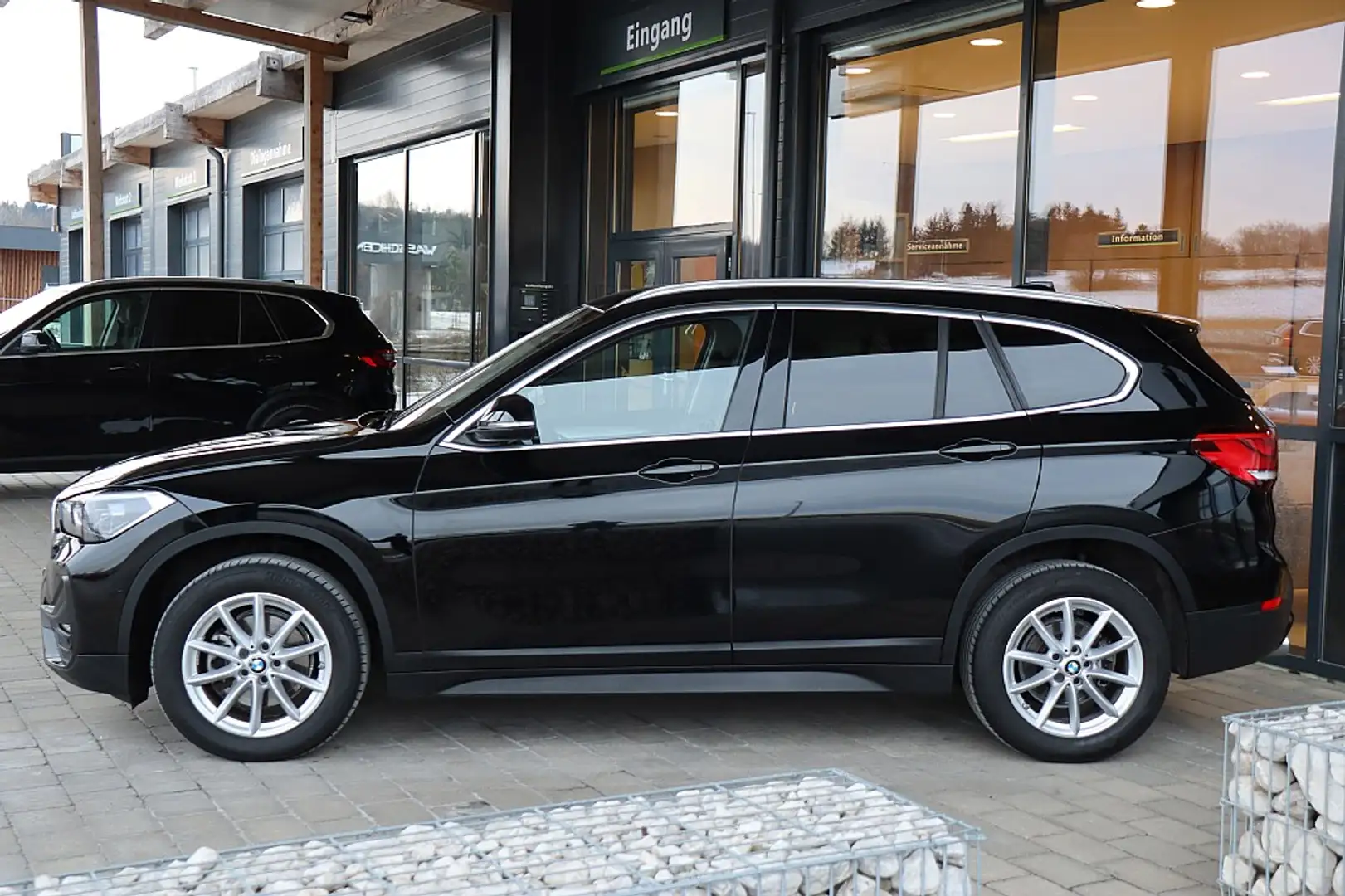 BMW X1 sDrive18d Aut. LED, Navi, HeadUp, Kamera, Hifi ... Schwarz - 2