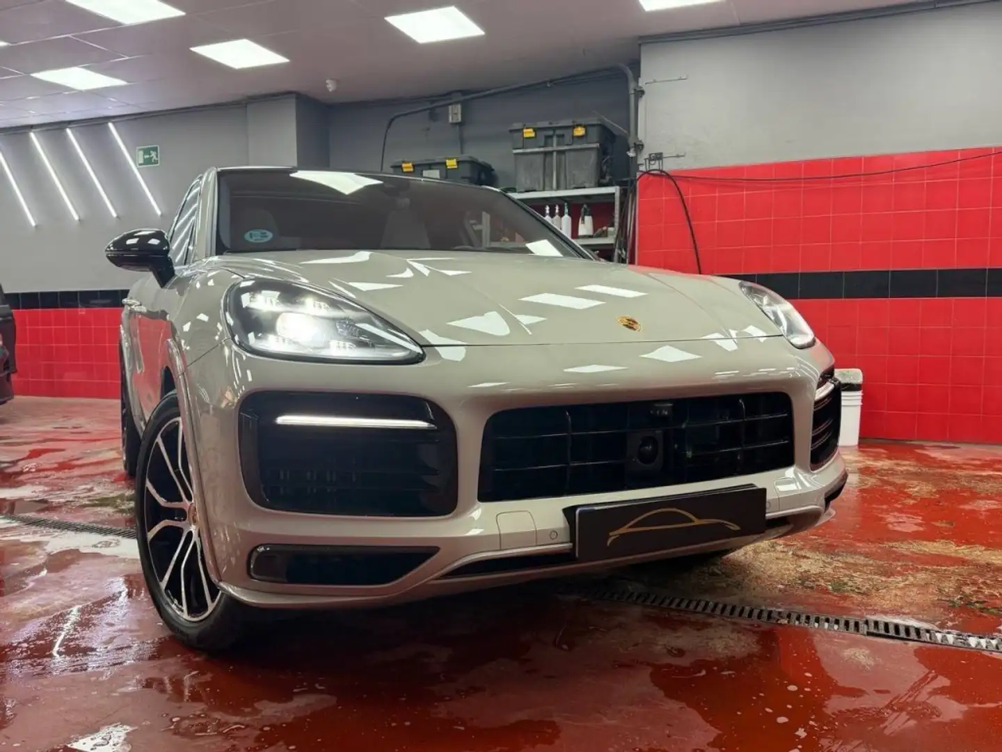 Porsche Cayenne Coupé GTS Blanc - 1