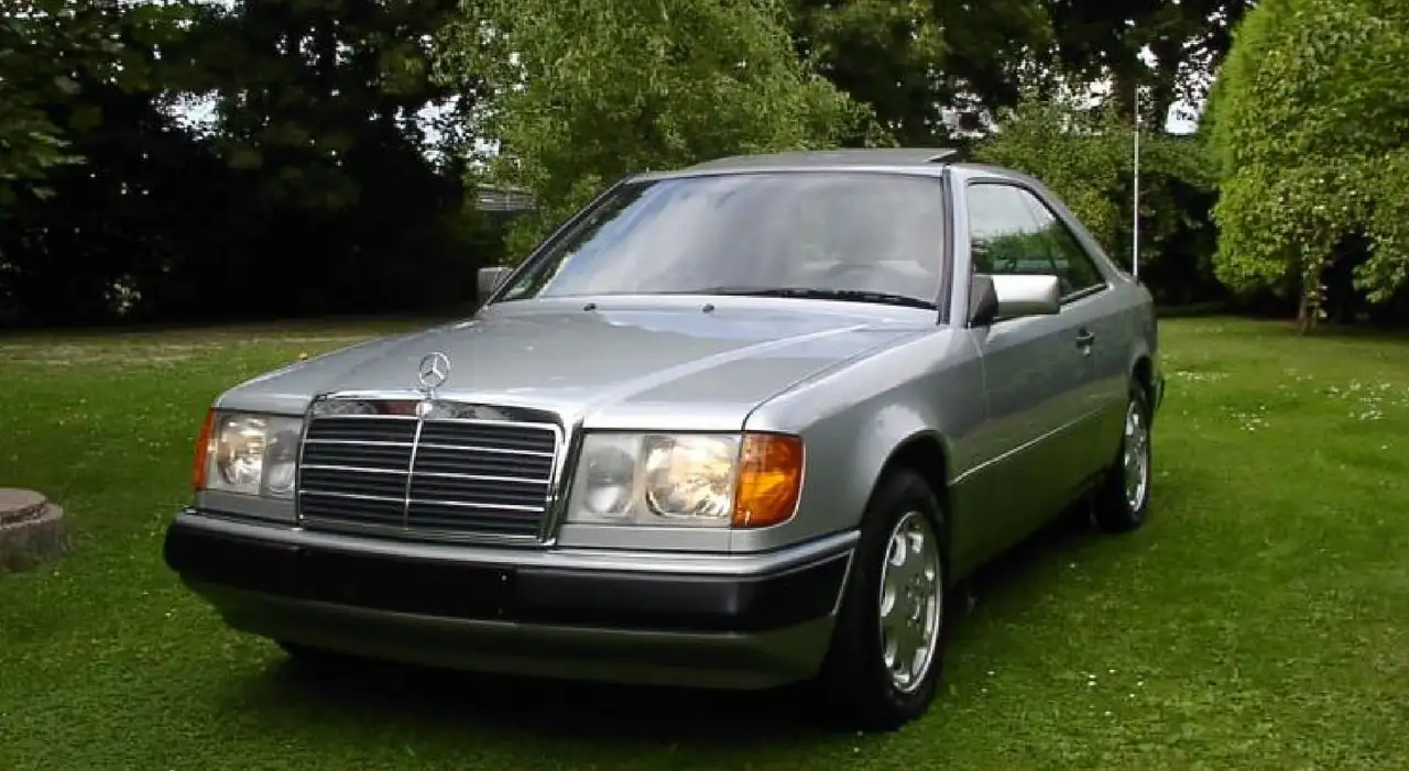 Mercedes-Benz CE 300