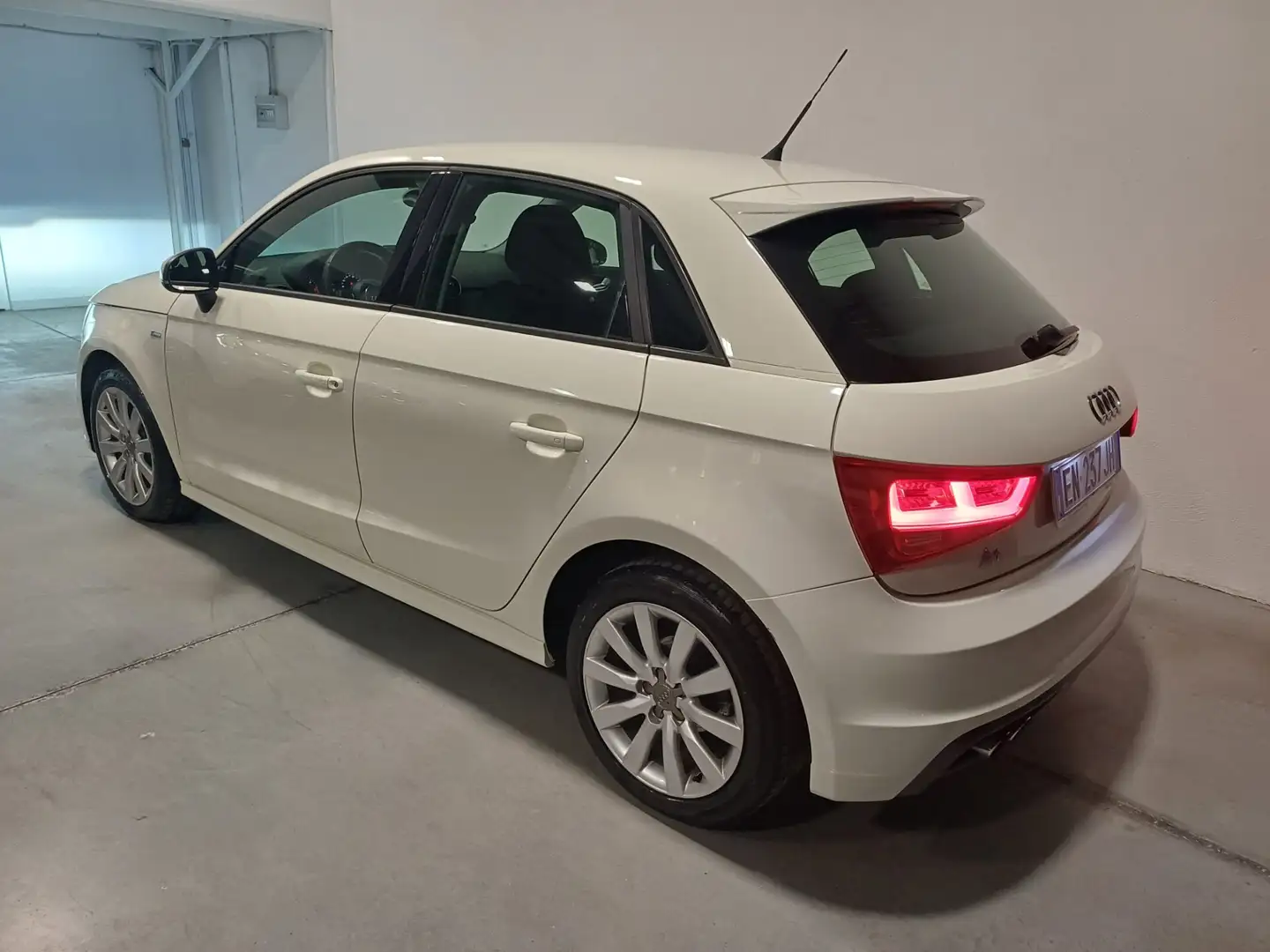 Audi A1 SPB 2.0 TDI Ambition Blanc - 2