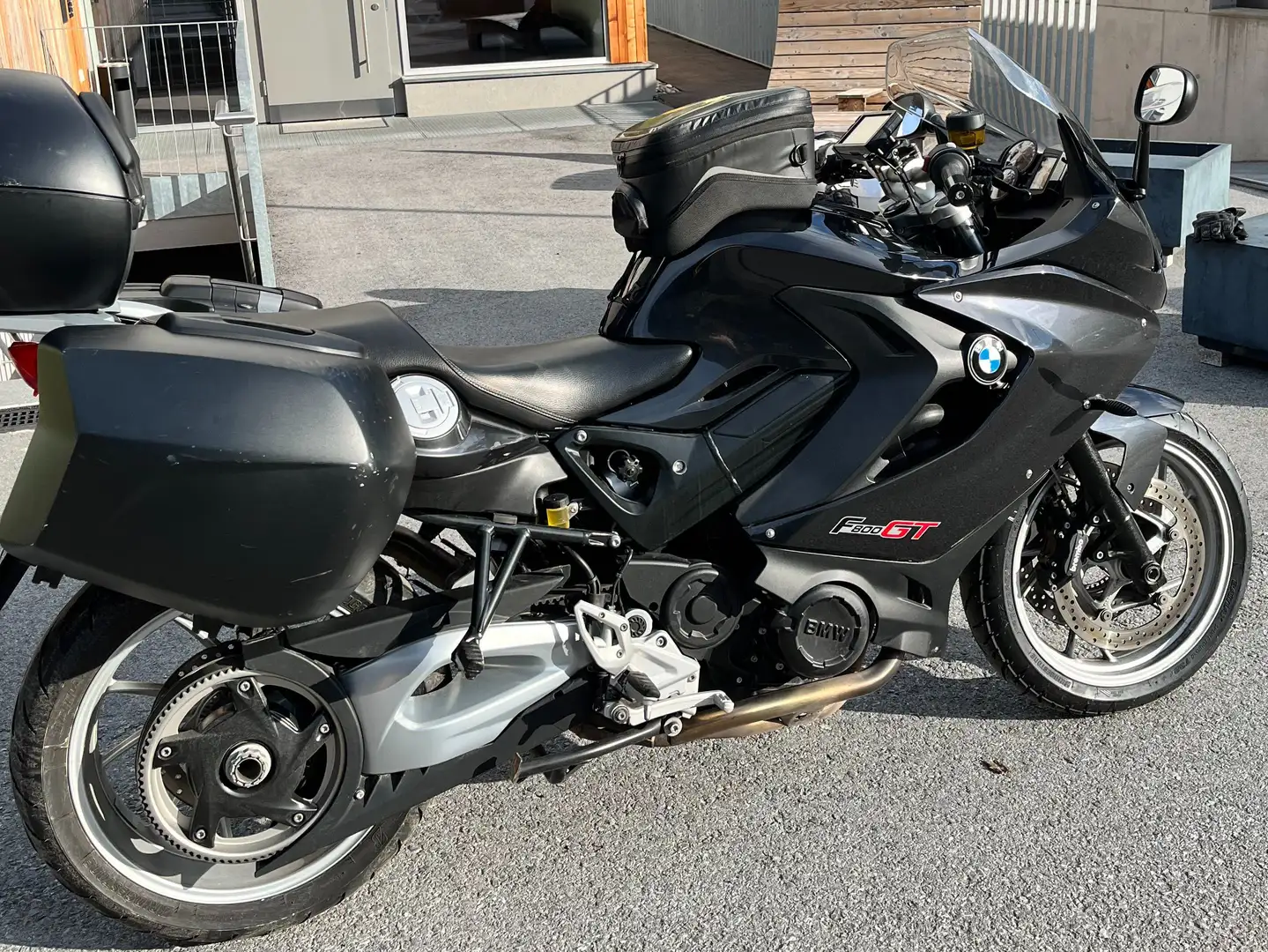 BMW F 800 GT Zuverlässiger Tourer mit vielen Extras Schwarz - 1