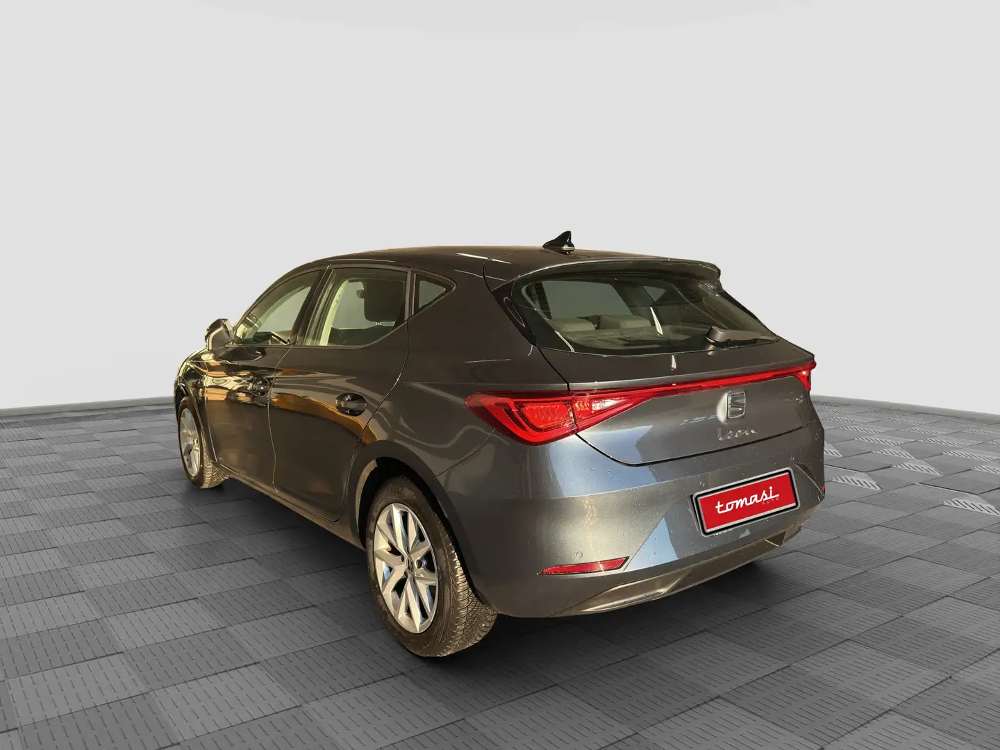 SEAT Leon 1.0 eTSI 110 CV DSG Business Grigio - 2