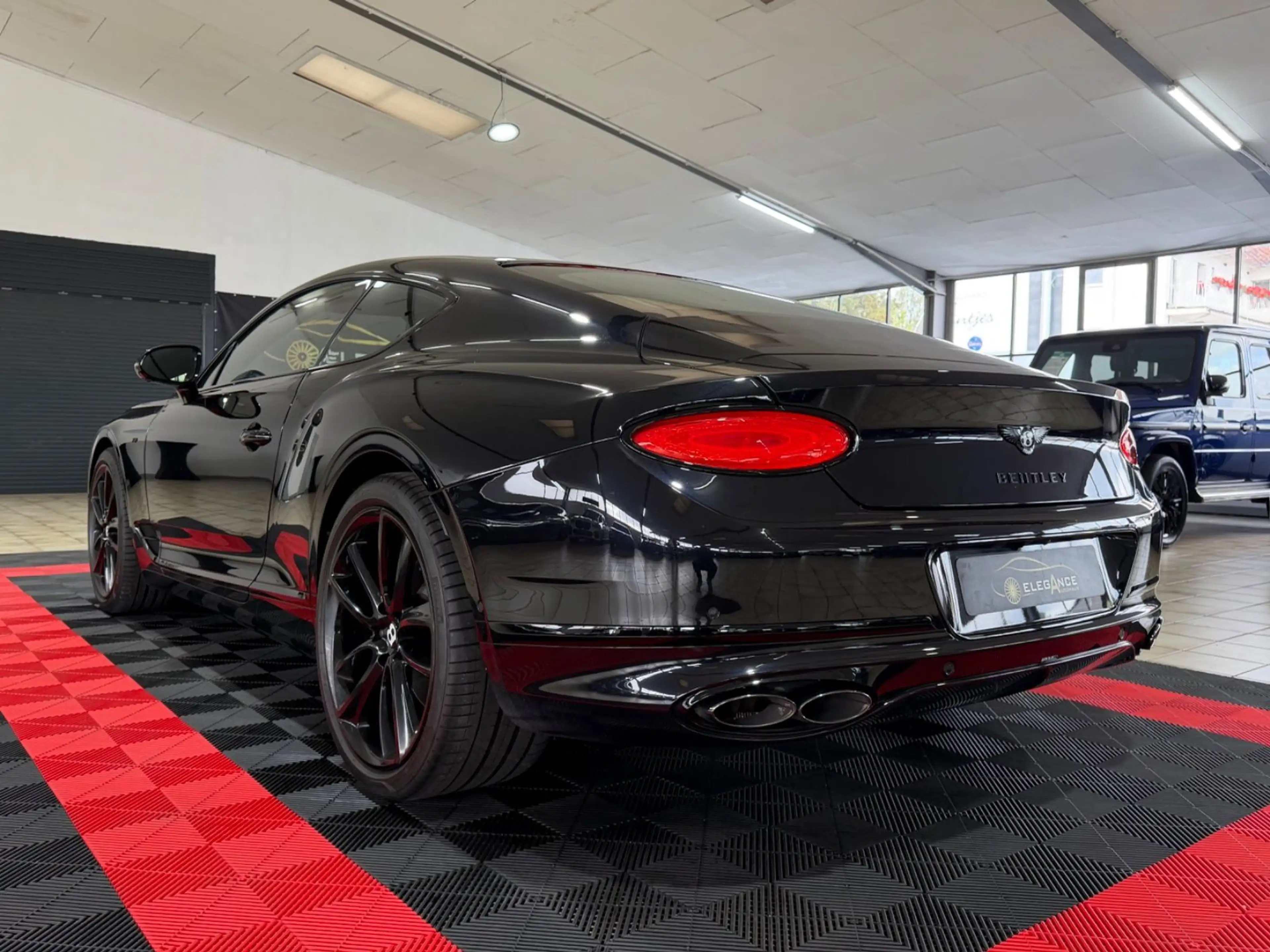 Bentley Continental GT V8 Mulliner Piano Black — photo 9