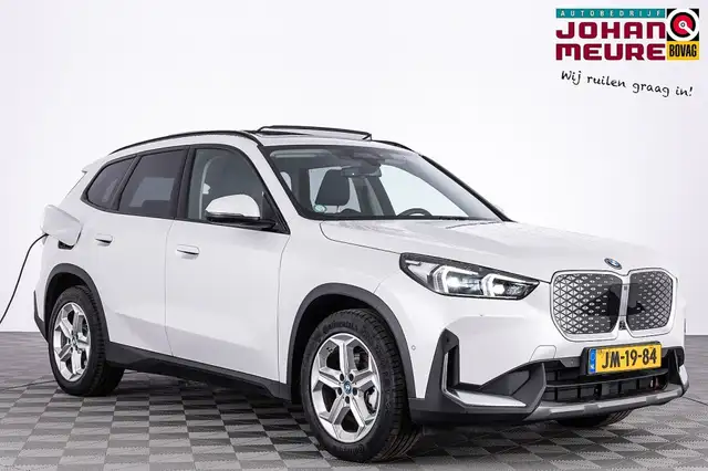 BMW iX1 eDrive20 67 kWh *SOH 100%* PANORAMADAK | harman/ka