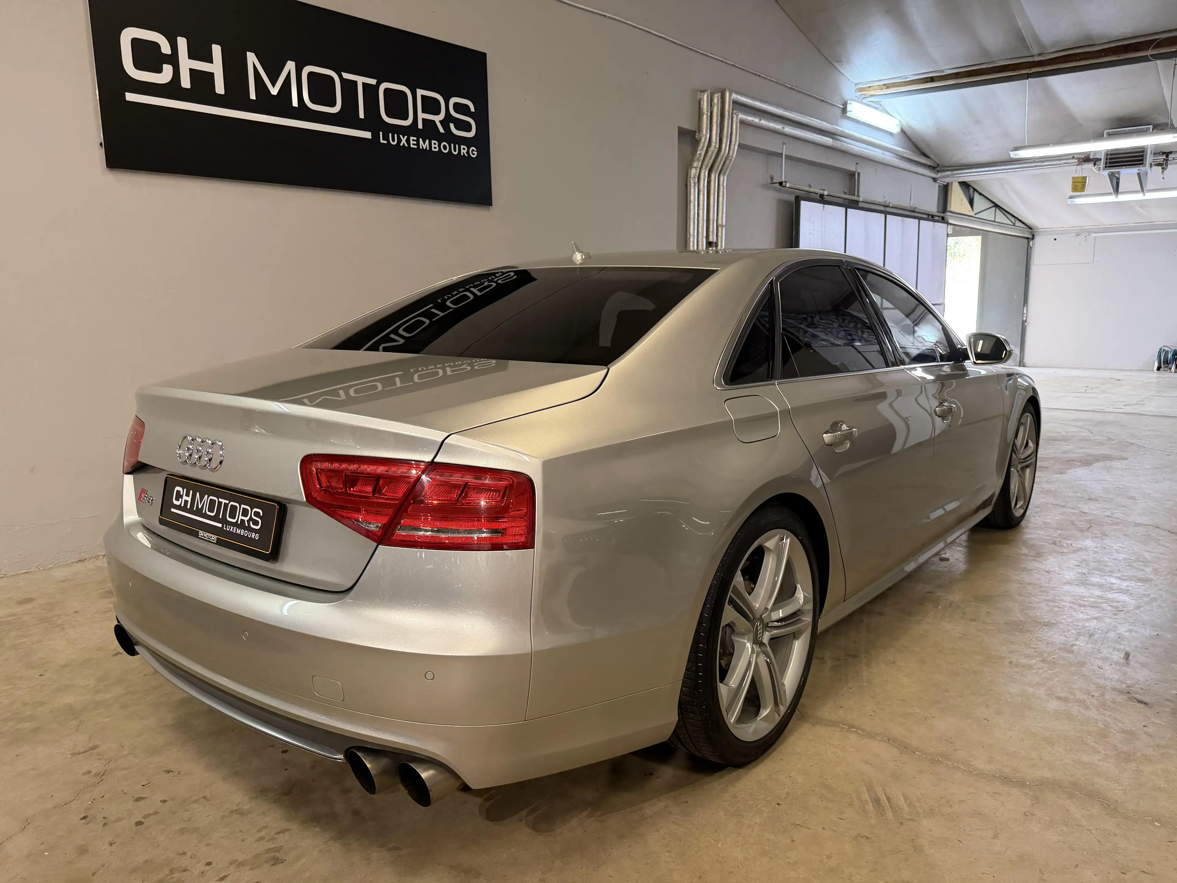 Audi S8 EXPORT/HANDLER/NO WARRANTY — photo 7