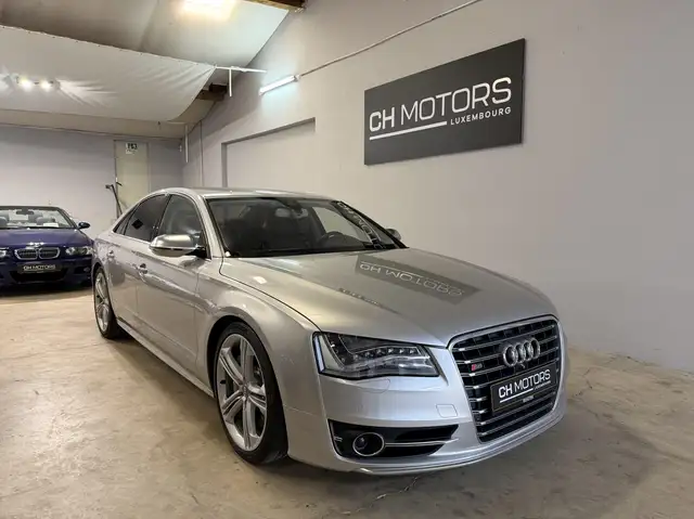 Audi S8 4.0 V8 520