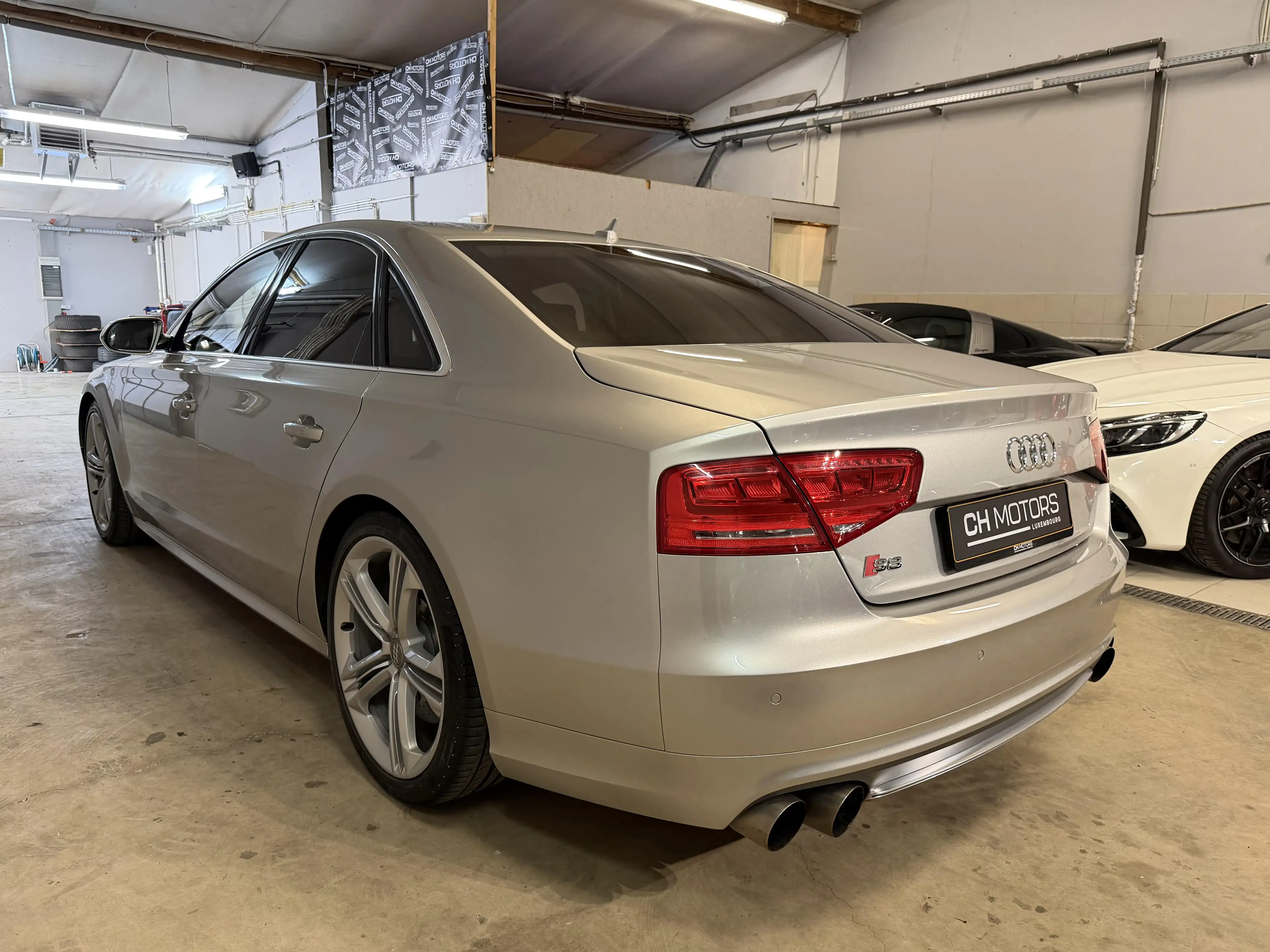 Audi S8 EXPORT/HANDLER/NO WARRANTY — photo 5