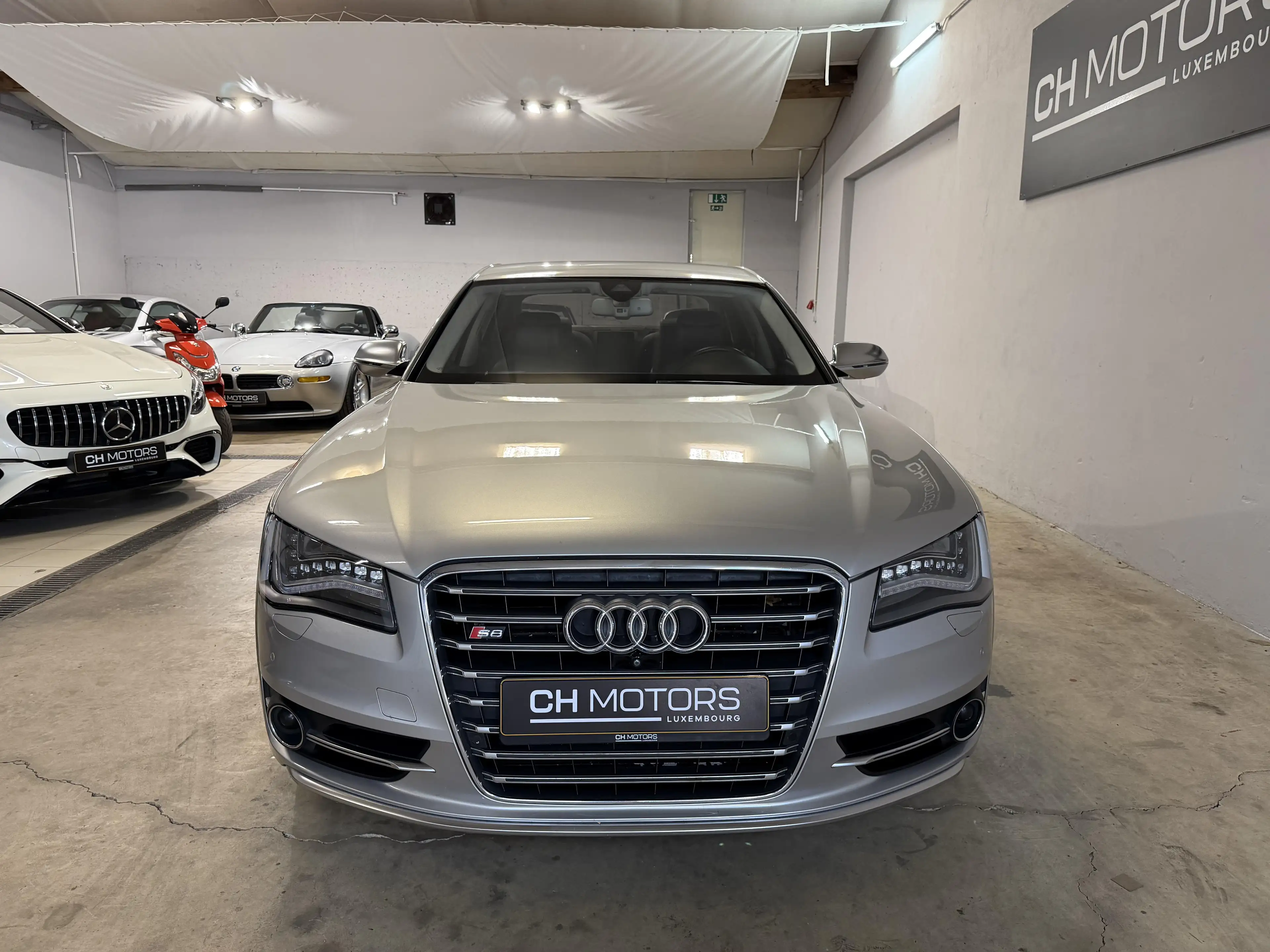 Audi S8 EXPORT/HANDLER/NO WARRANTY — photo 2