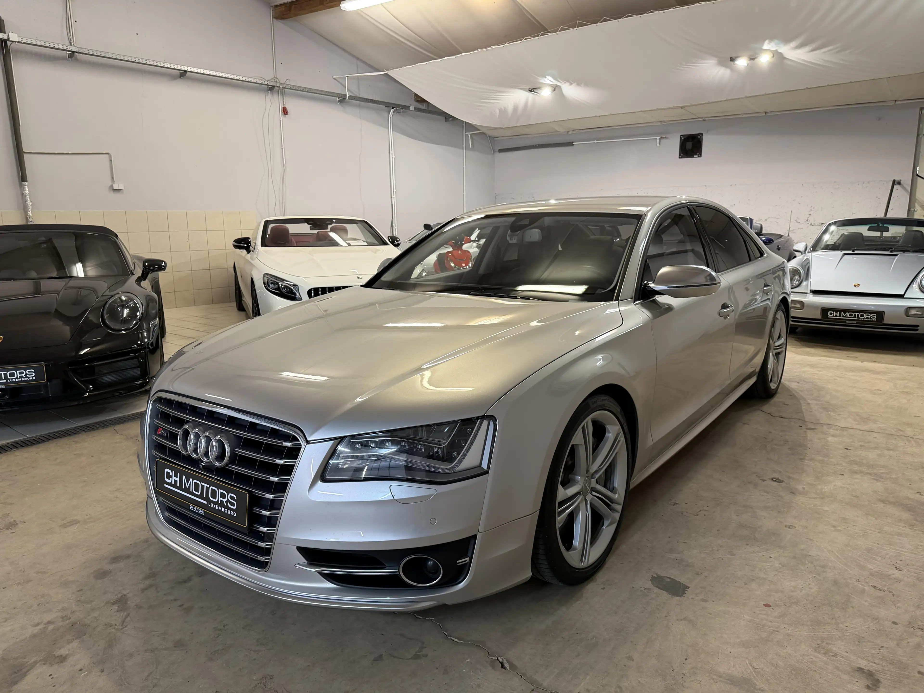 Audi S8 EXPORT/HANDLER/NO WARRANTY — photo 3
