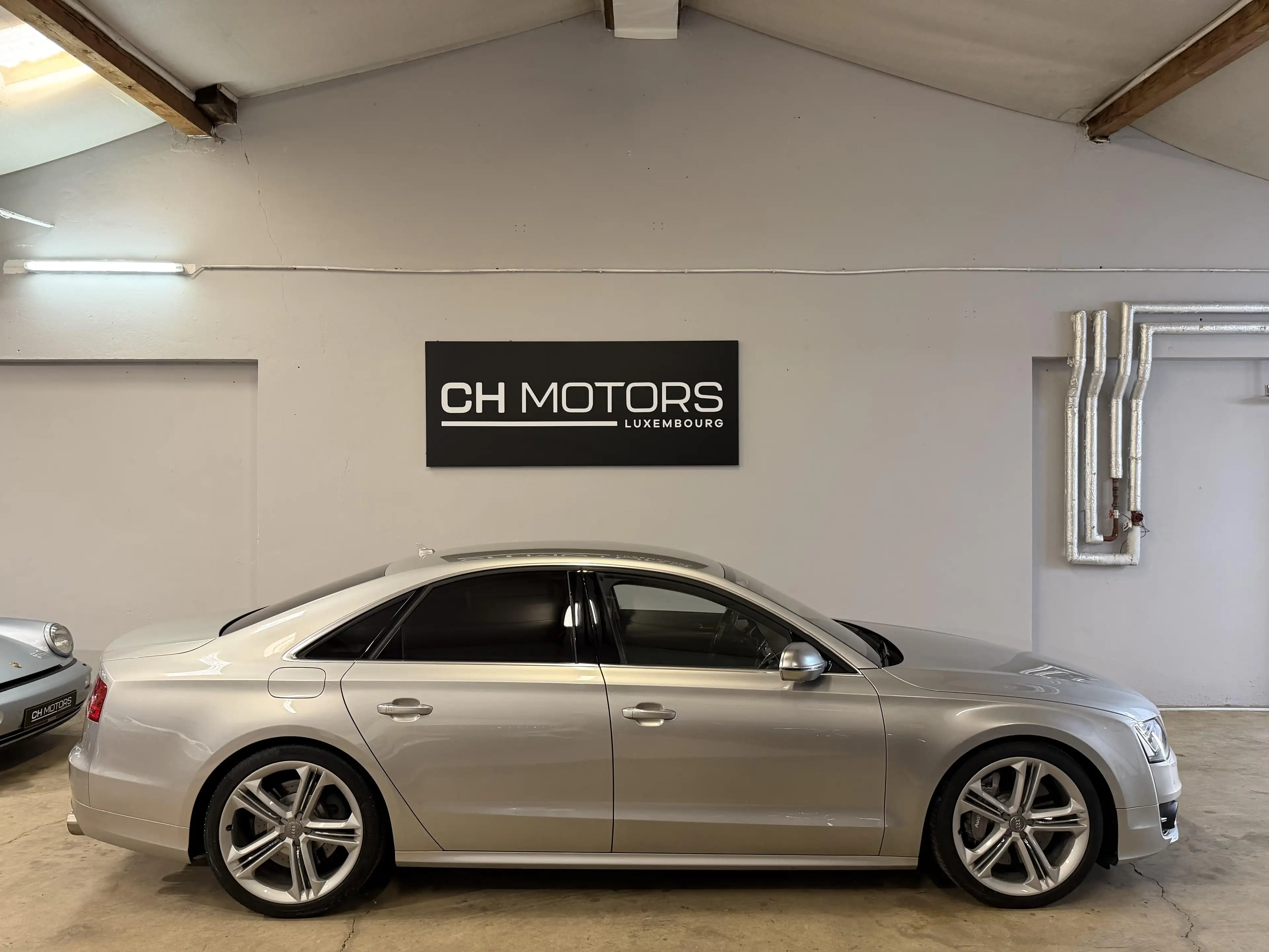 Audi S8 EXPORT/HANDLER/NO WARRANTY — photo 8