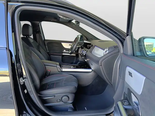 Mercedes-Benz Gla view 10