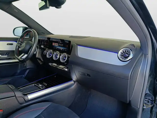 Mercedes-Benz Gla view 11