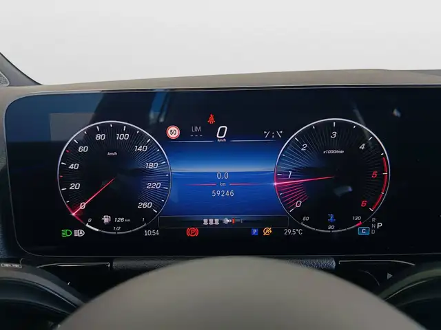 Mercedes-Benz Gla view 13