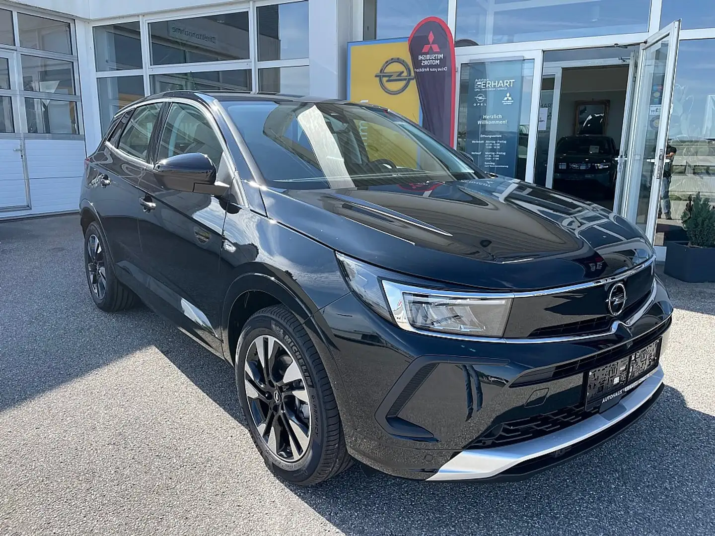 Opel Grandland 1,2 DI Turbo Edition Start/Stop Schwarz - 2