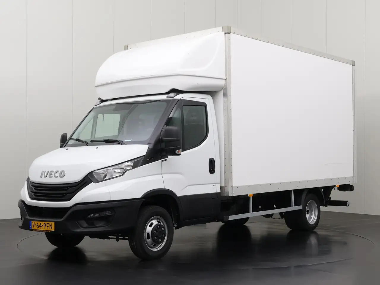 Iveco Daily 2023 — фото 7