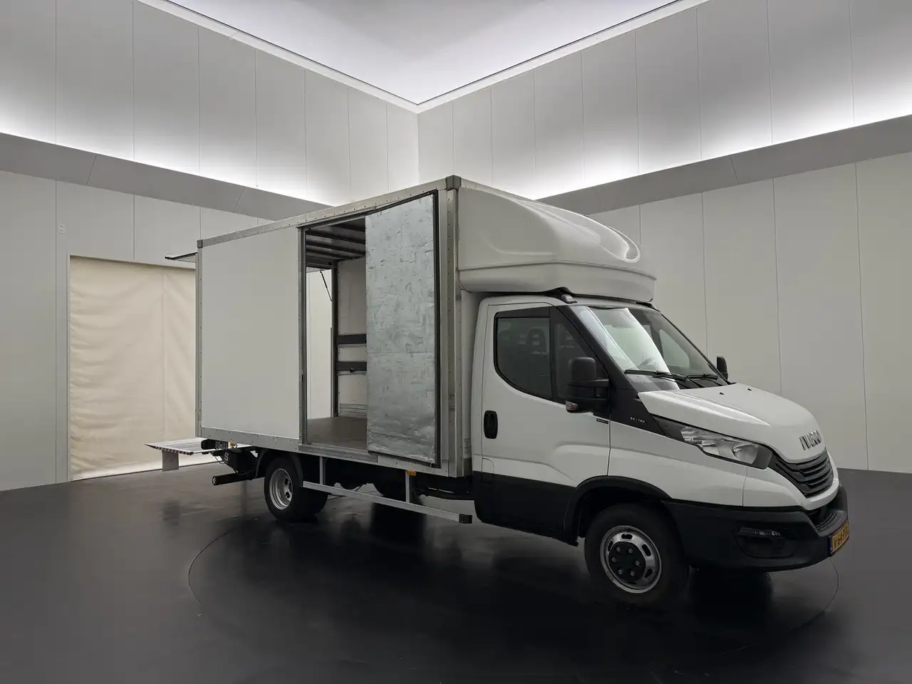 Iveco Daily 2023 — фото 22