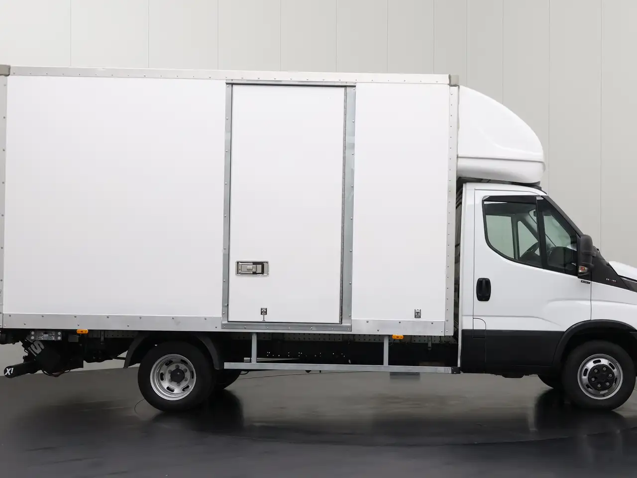 Iveco Daily 2023 — фото 13