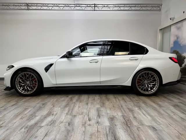 BMW M3 view 3
