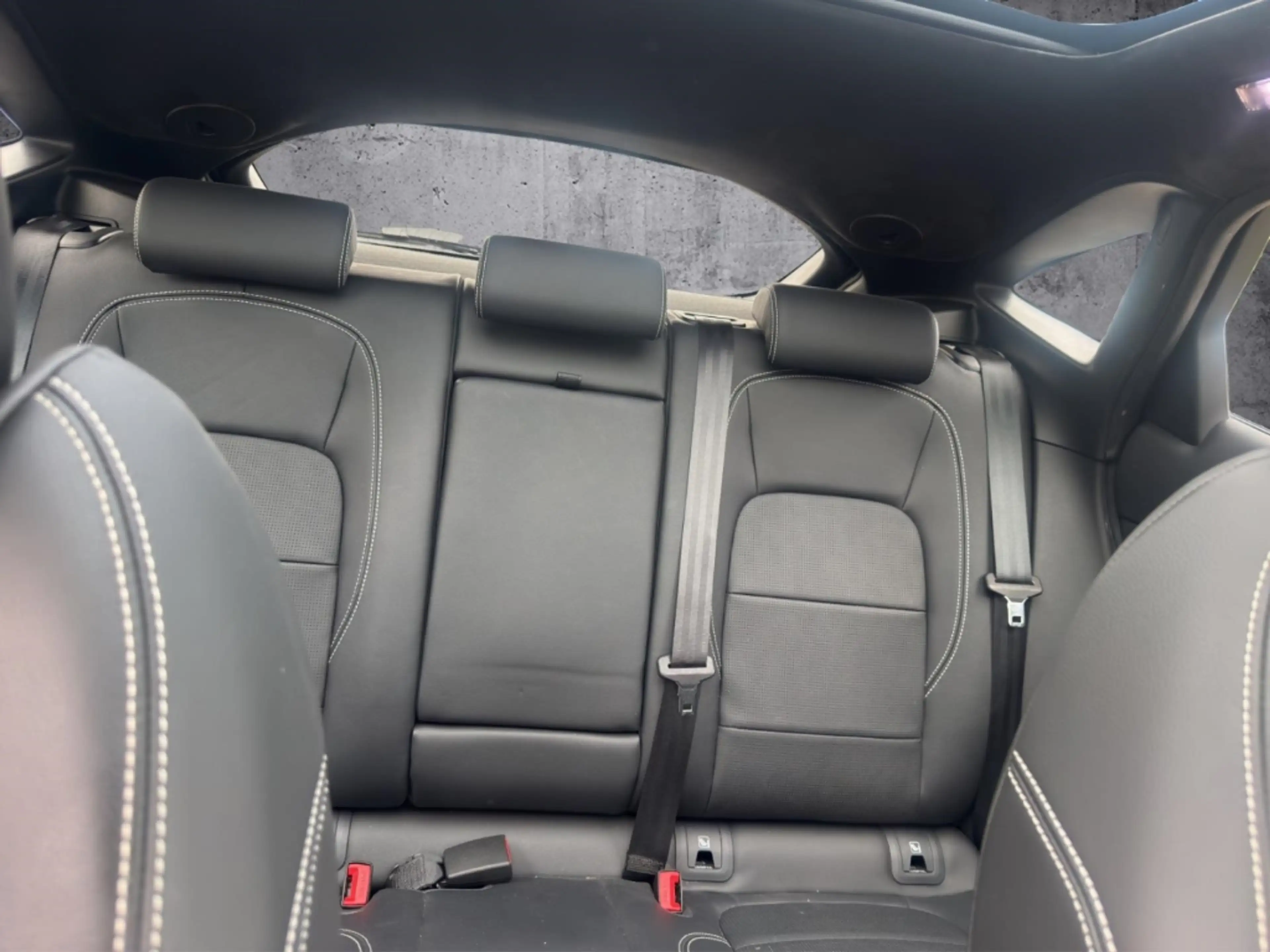 Jaguar E-Pace R-Dynamic SE AWD D200 Mild-Hybrid EU6d — photo 5