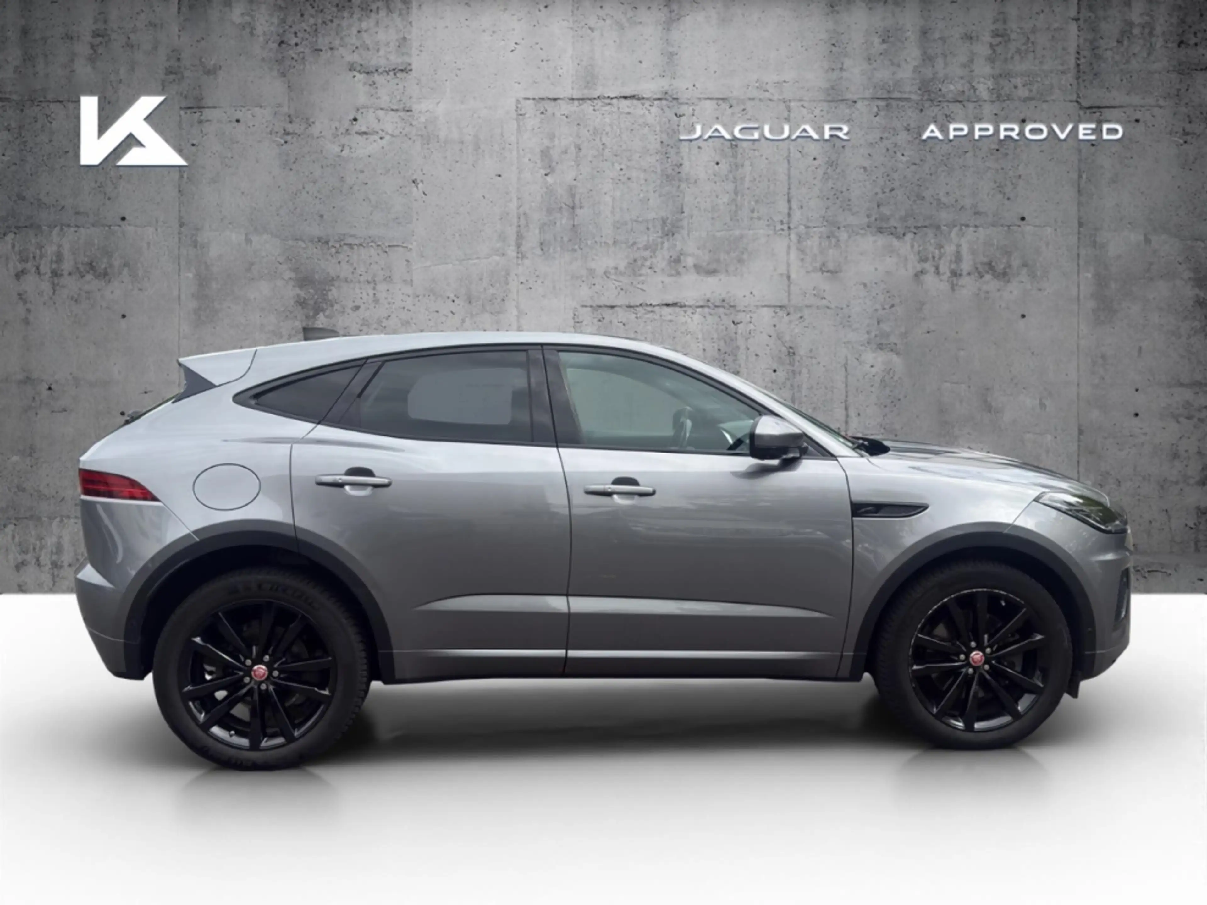 Jaguar E-Pace R-Dynamic SE AWD D200 Mild-Hybrid EU6d — photo 8