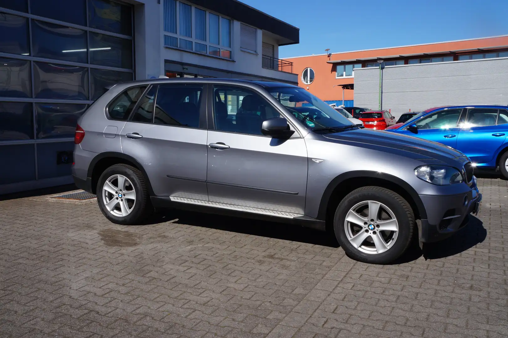 BMW X5 X5 xDrive30d*LEDER*AUTOMATIK*PANO* Grijs - 2