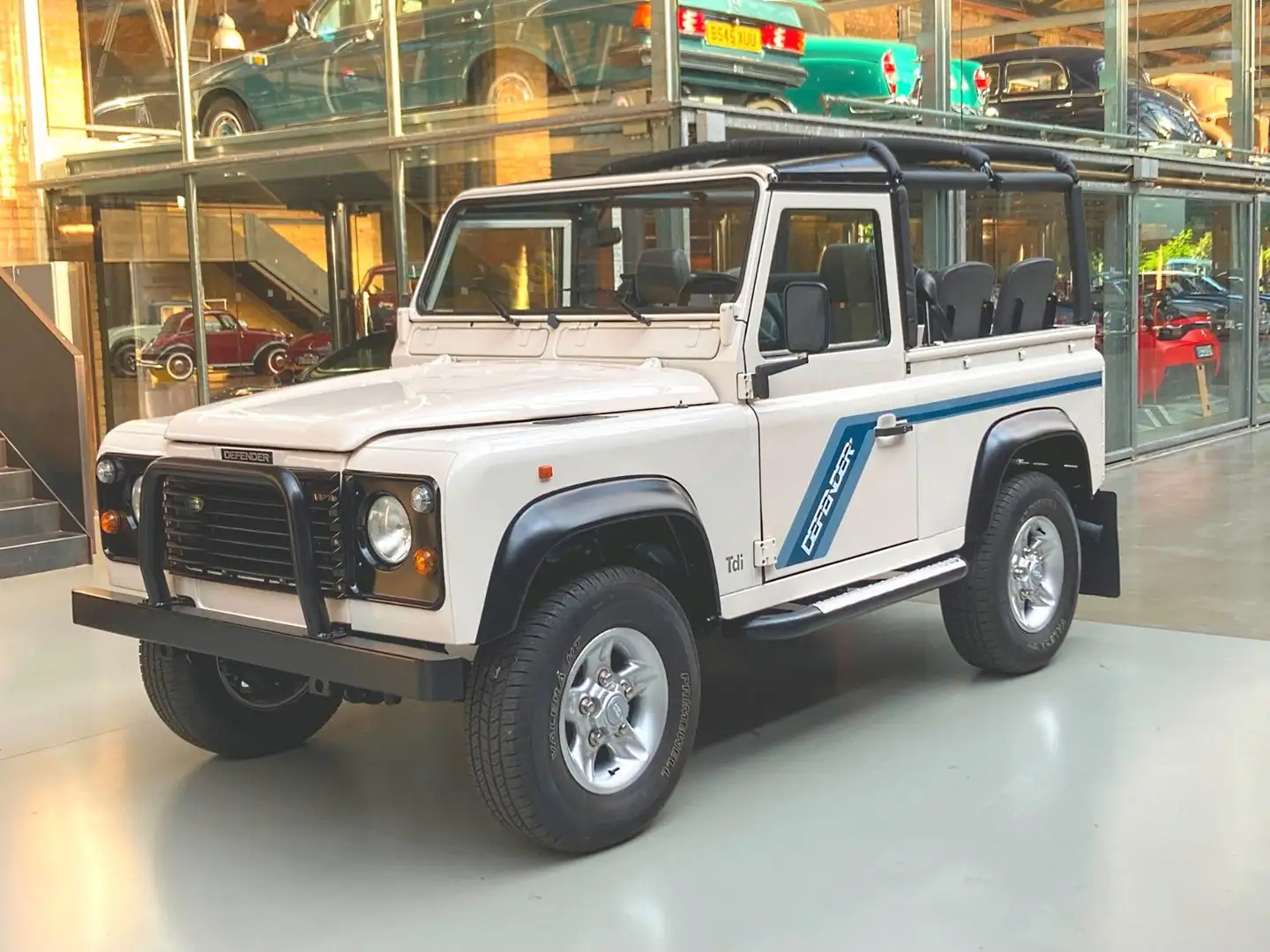 Land Rover Defender 90 TDI  "African Safari" aus 1.Hand! White - 2