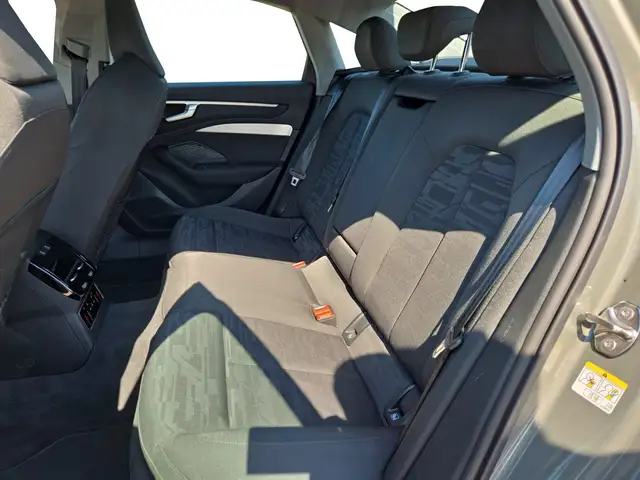 Audi A6 view 10