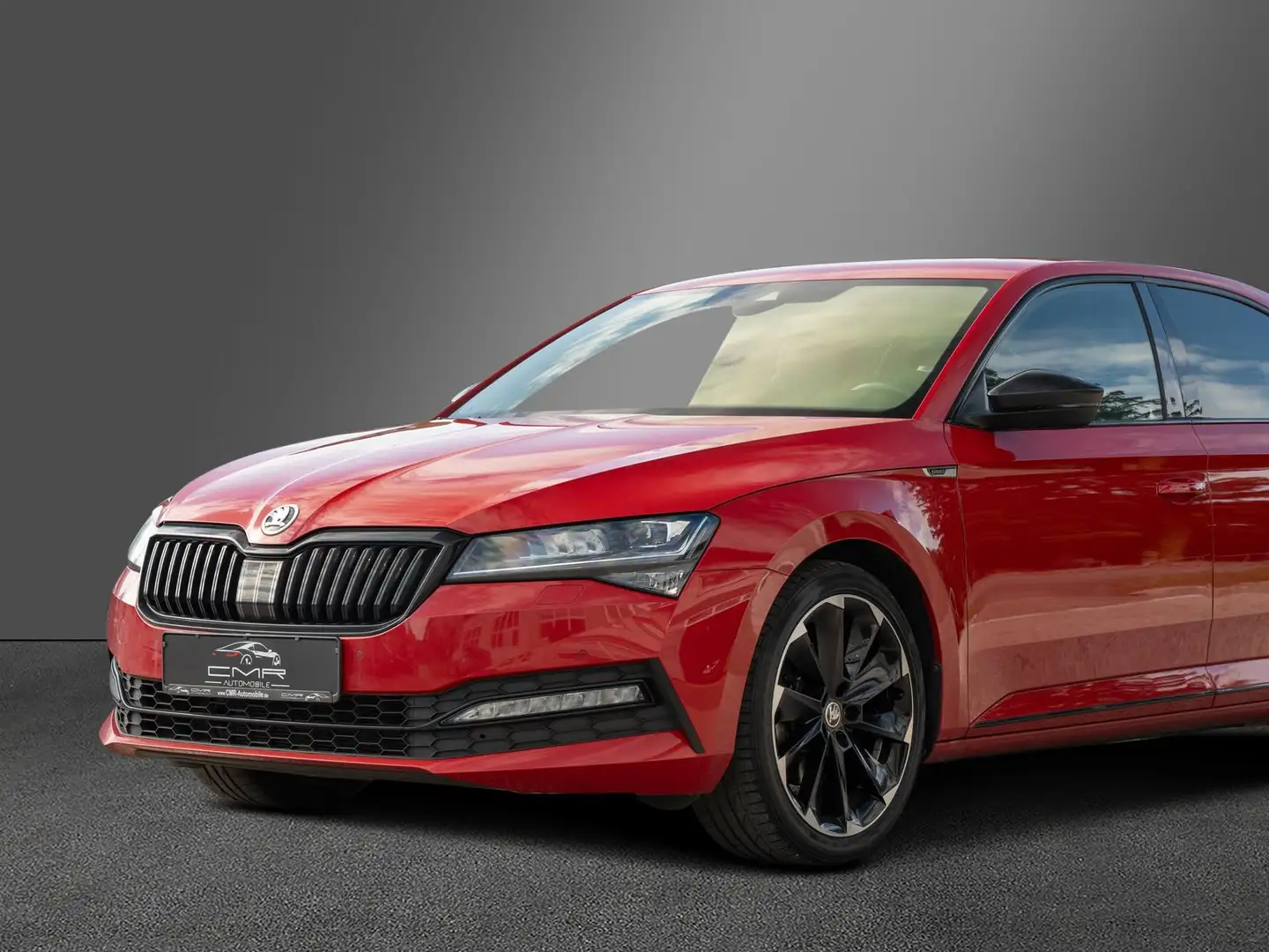 Skoda Superb Sportline DCC Dark Carbon 19" Ambiente Czerwony - 2