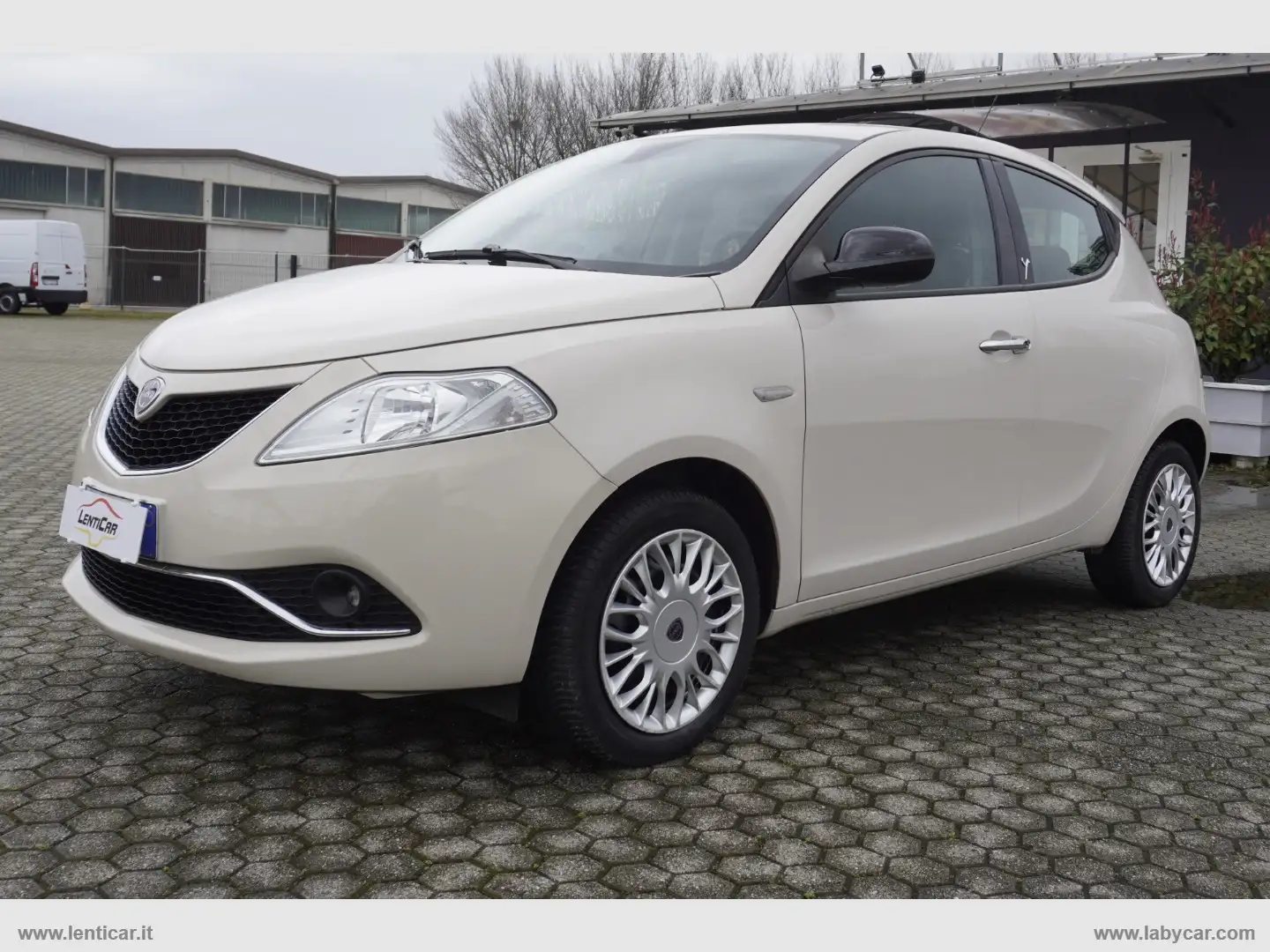 Lancia Ypsilon 1.2 69 CV 5 Posti Gold Beige - 1