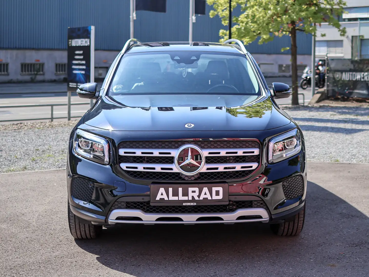 Mercedes-Benz GLB 200 d/4MATIC/AHK/Standheizung/LED/Fahrassist./1.Hand Schwarz - 1