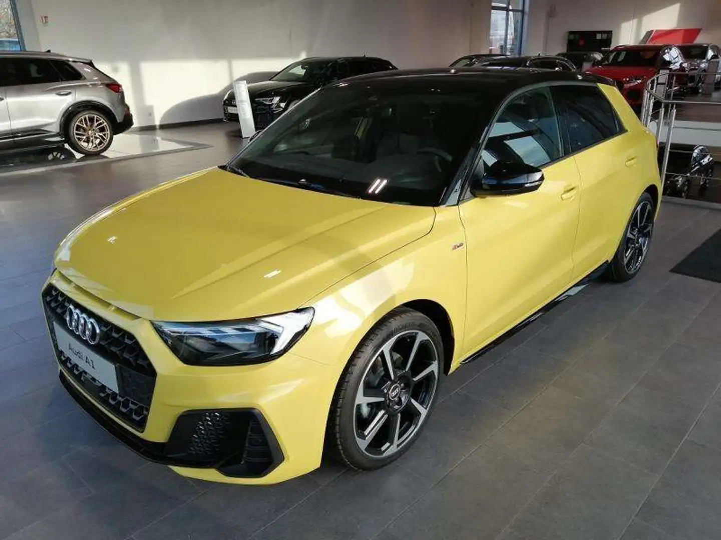 Audi A1 Sportback S-line 30 TFSI s-tro Geel - 1