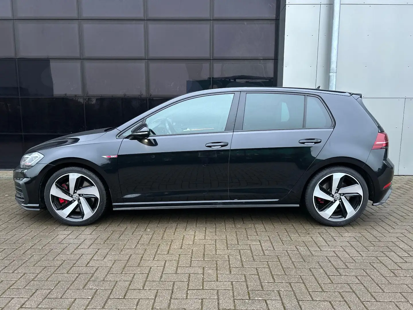 Volkswagen Golf GTI Performance Pano|KeylessEntry|Apple Schwarz - 2