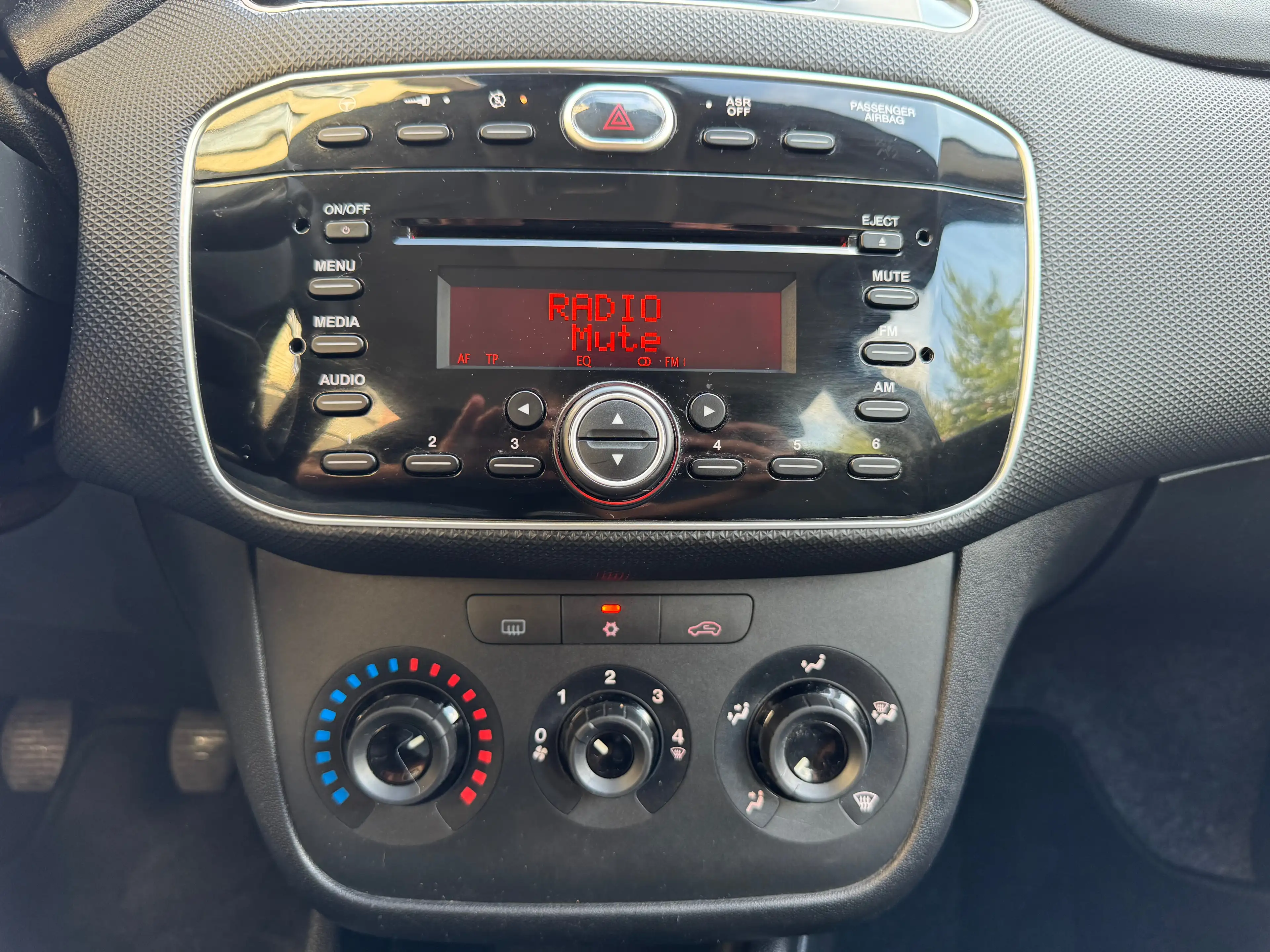 Fiat Punto Diesel euro 6B 67.000 km ! — photo 10