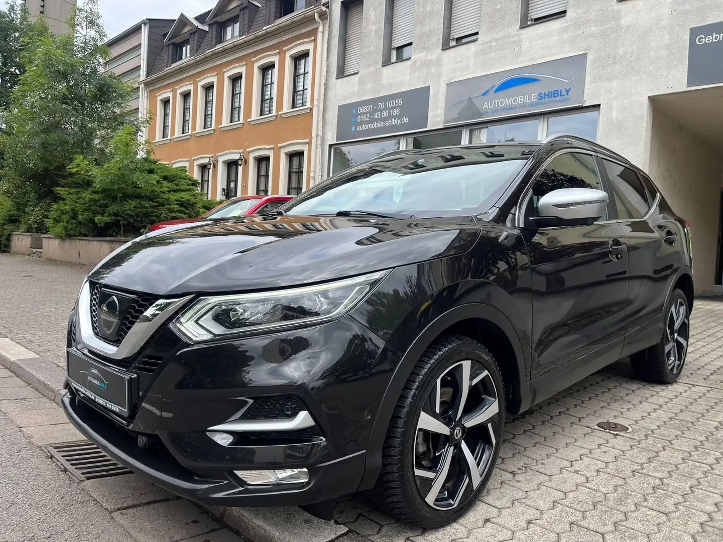 Nissan Qashqai 1,6 DCI Tekna+ Aut. Leder Pano Facelift Schwarz - 1