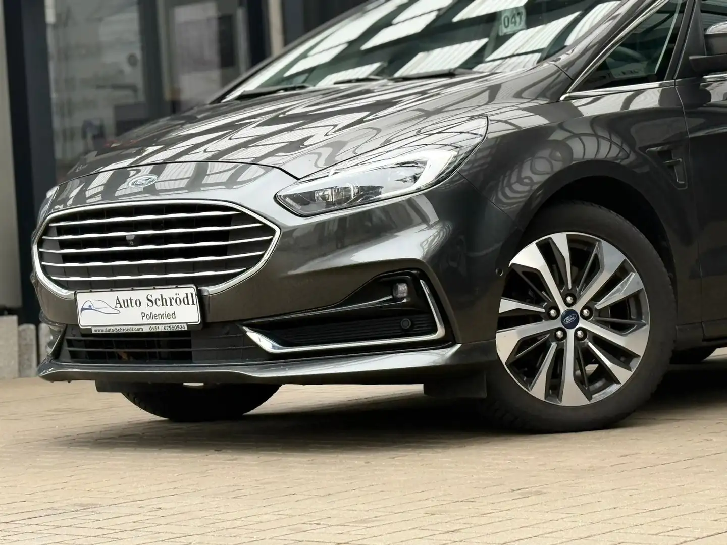 Ford S-Max Titanium 2.0 EcoBlue, 7-Sitzer, Leder, ACC, Sound Gris - 2