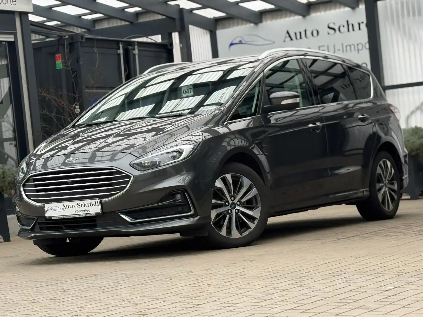 Ford S-Max Titanium 2.0 EcoBlue, 7-Sitzer, Leder, ACC, Sound Gris - 1