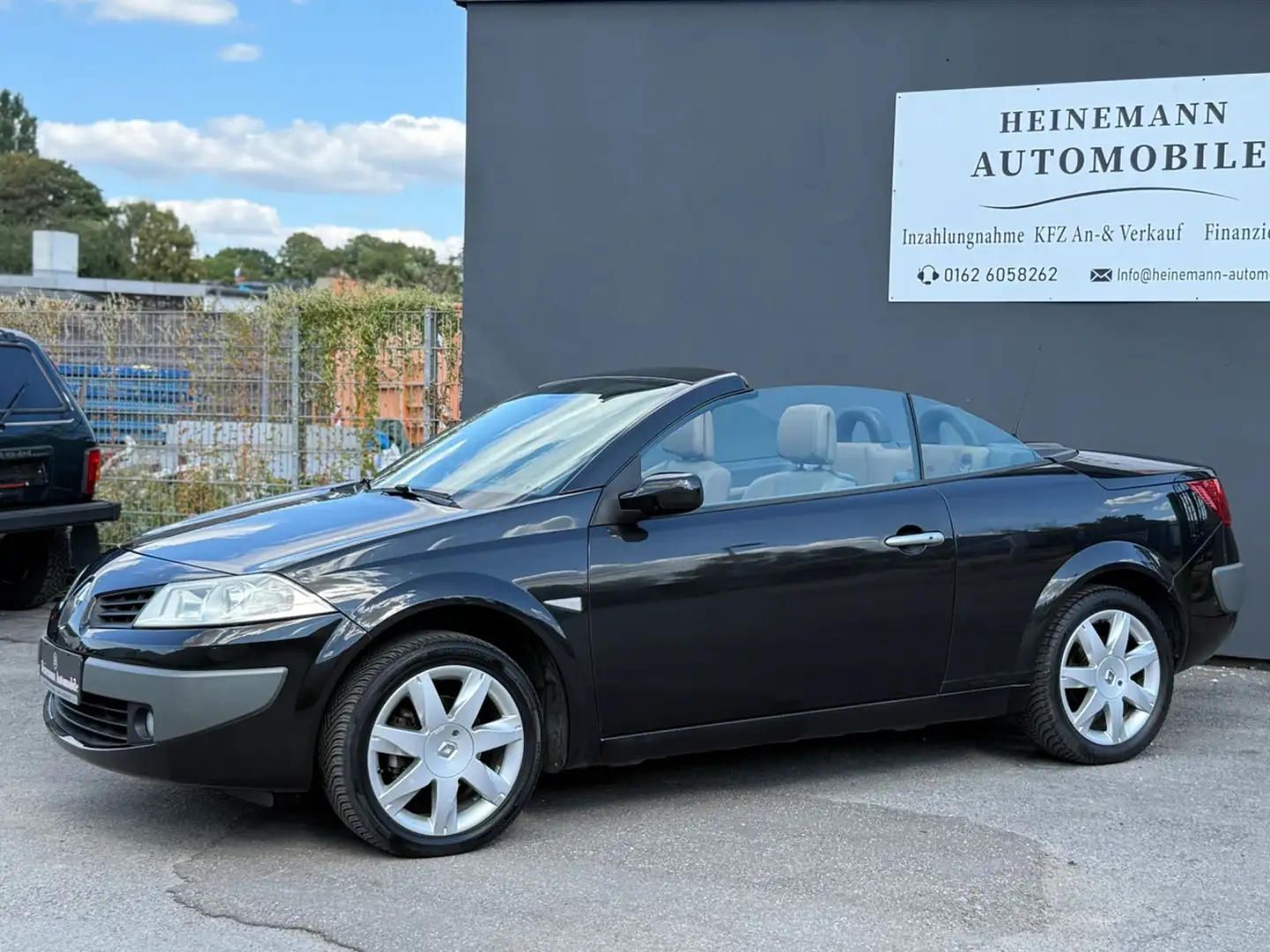 Renault Megane Cabrio 1.6 KARMANN *LEDER*PANORAMA*NAVI Schwarz - 2