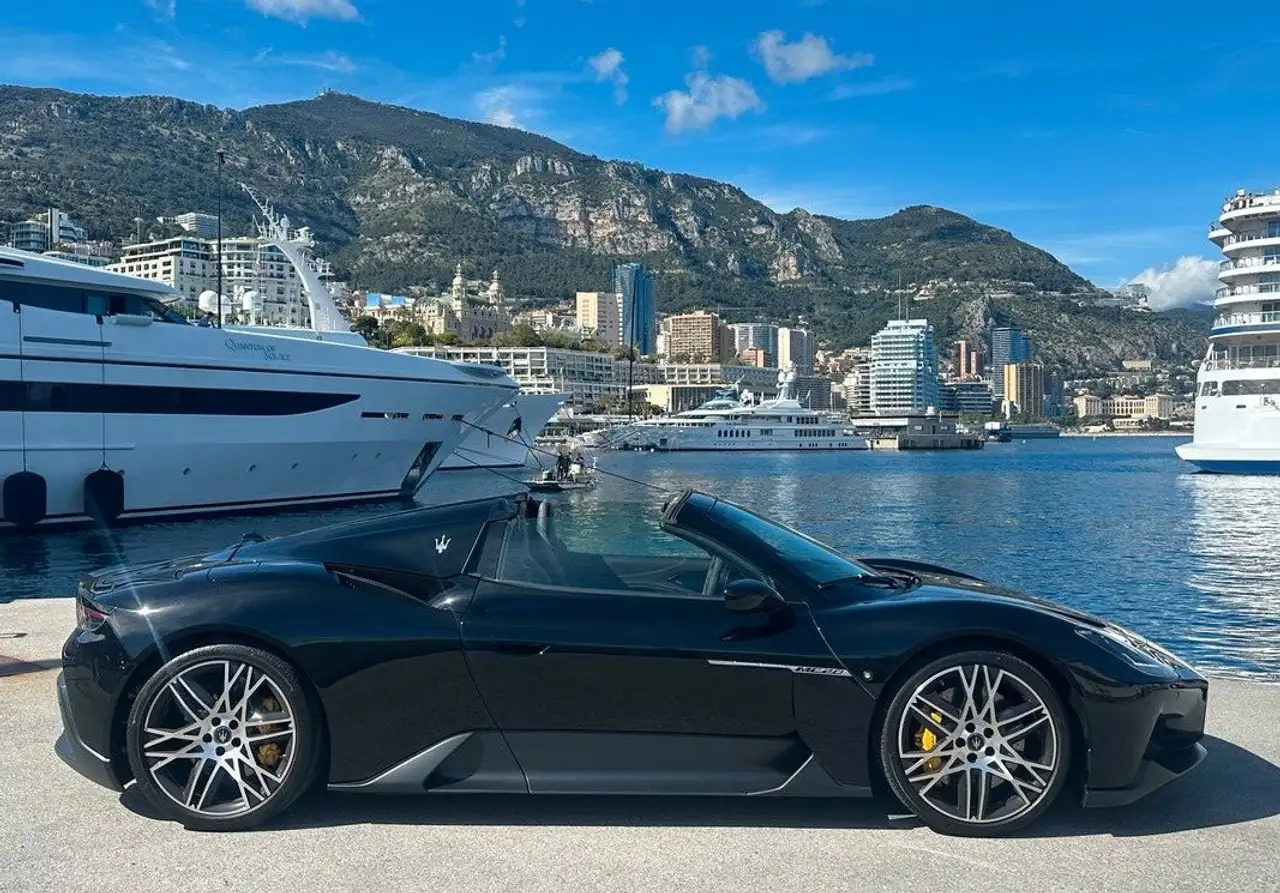 Maserati MC20 2023