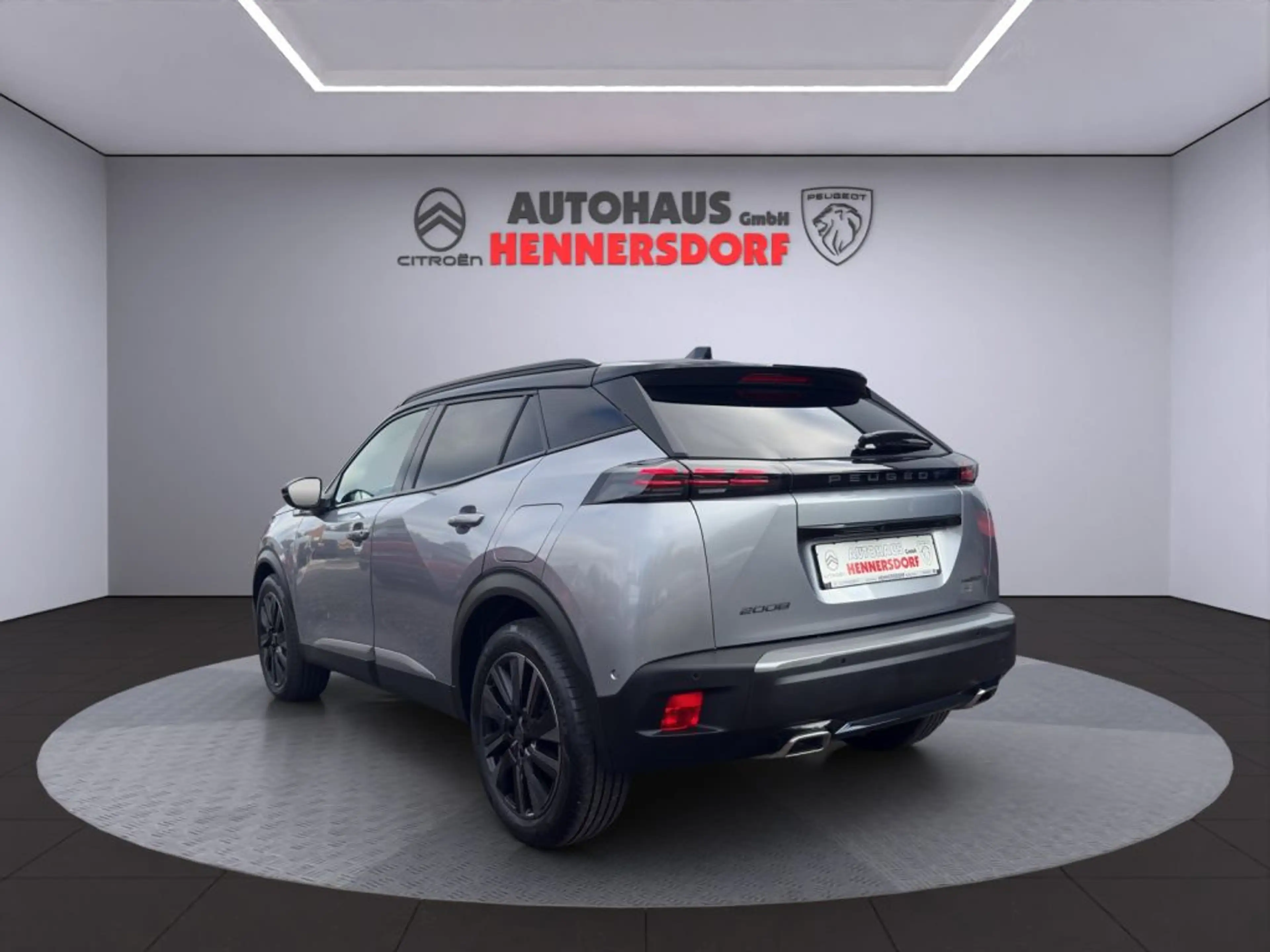 Peugeot 2008 Hybrid 136 e-DSC GT — photo 4