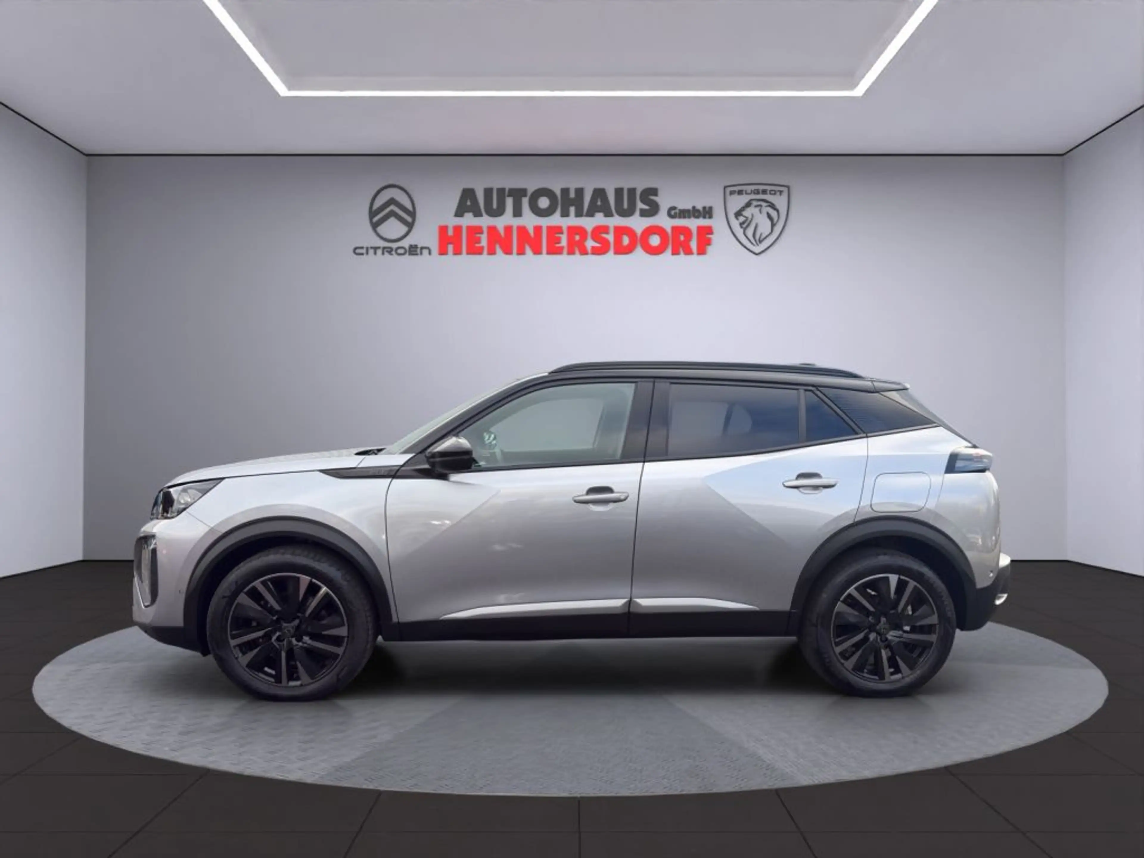 Peugeot 2008 Hybrid 136 e-DSC GT — photo 5