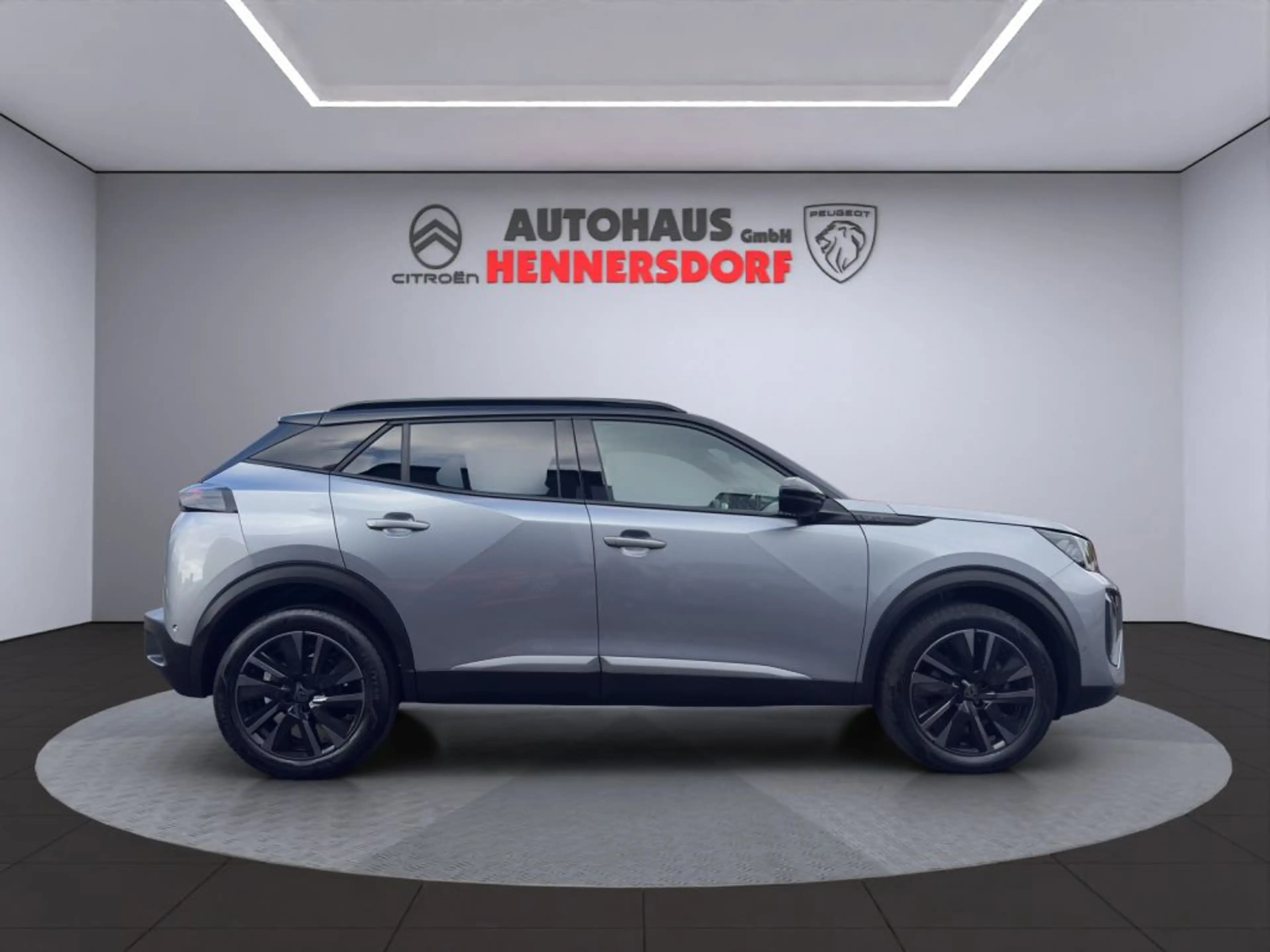 Peugeot 2008 Hybrid 136 e-DSC GT — photo 6