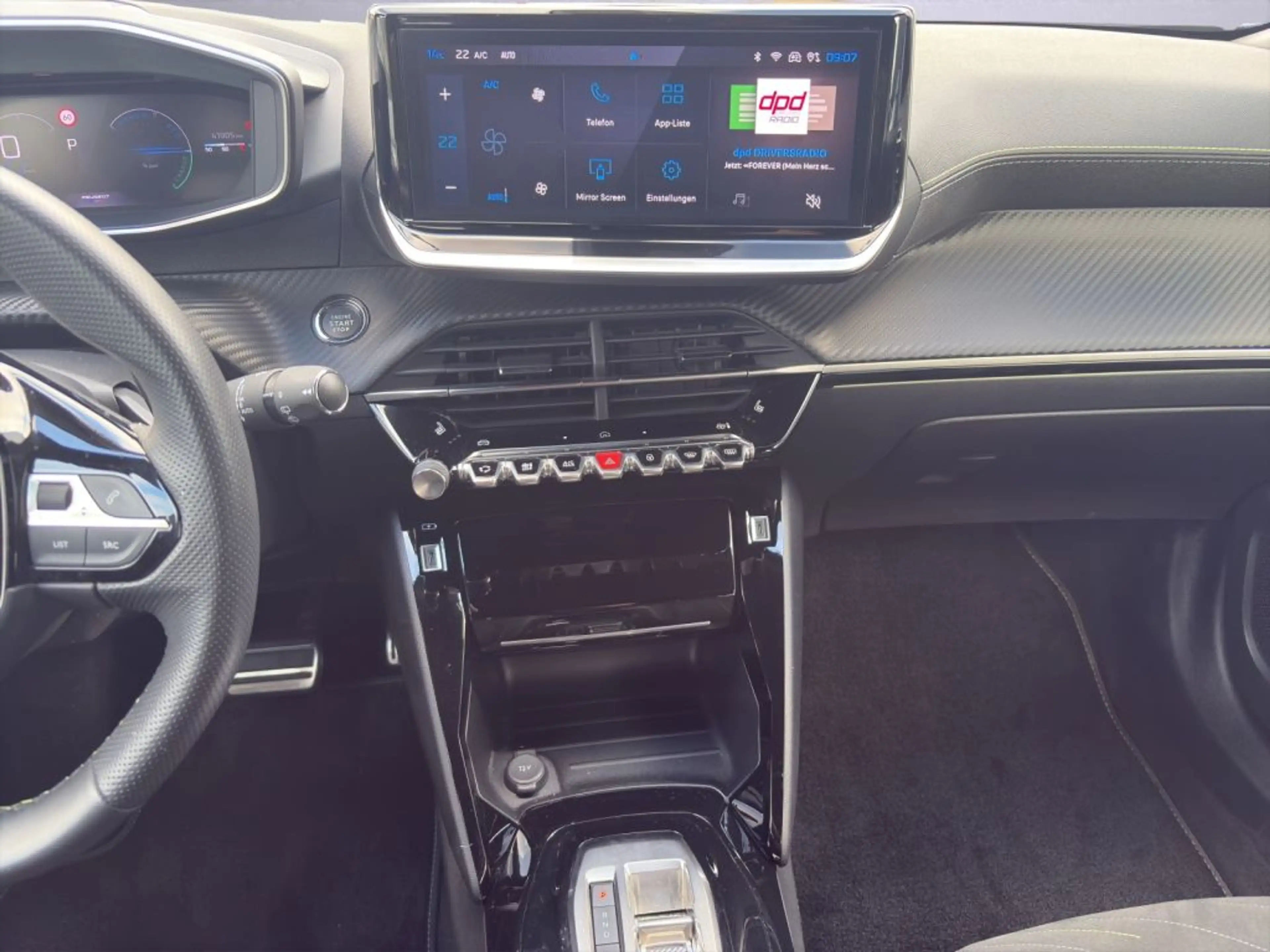 Peugeot 2008 Hybrid 136 e-DSC GT — photo 12
