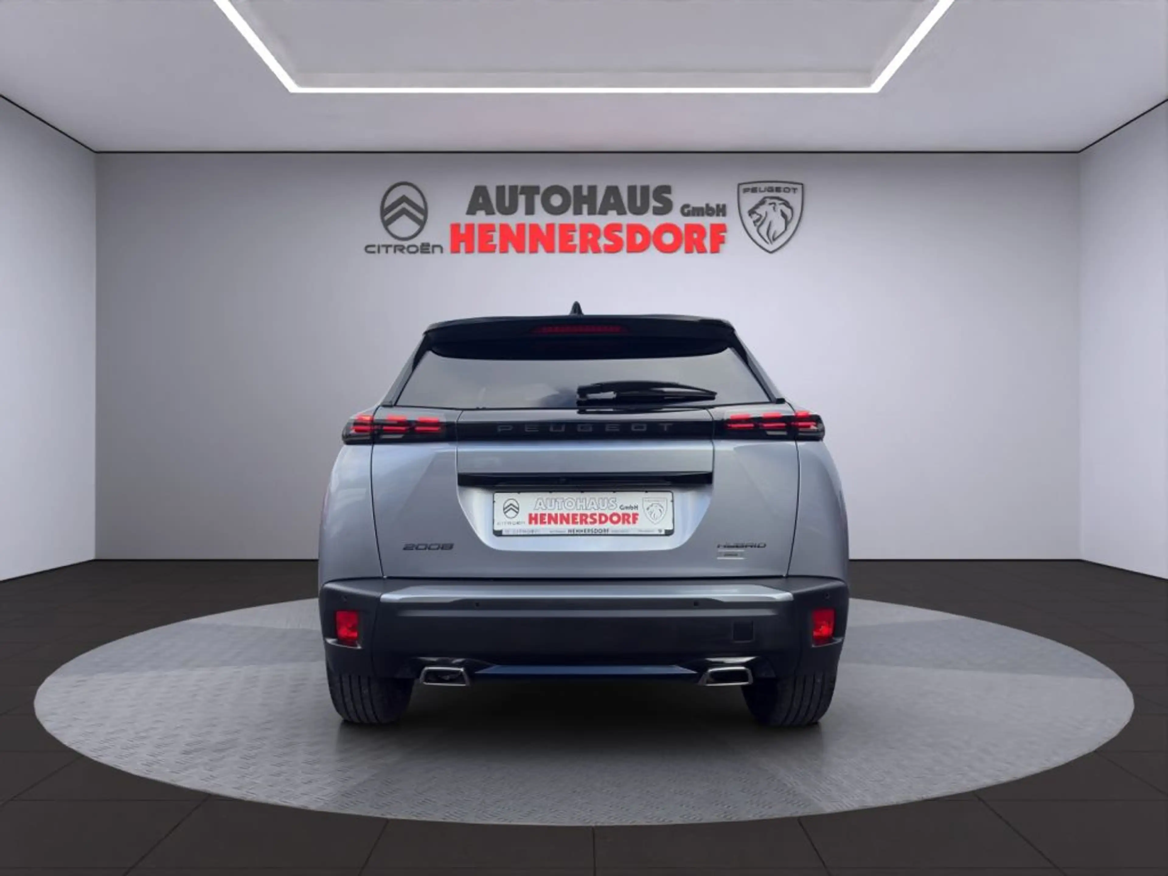 Peugeot 2008 Hybrid 136 e-DSC GT — photo 7