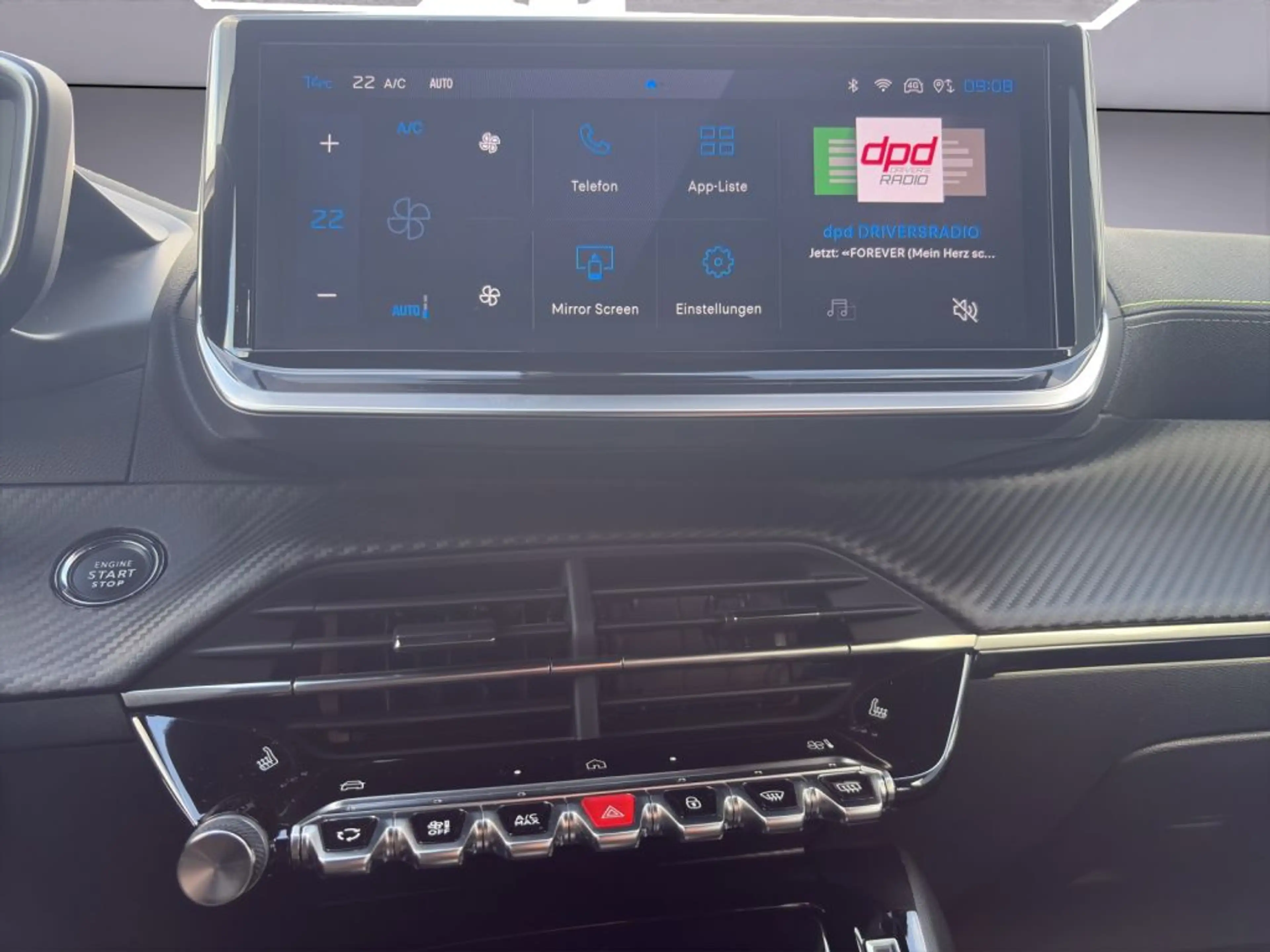 Peugeot 2008 Hybrid 136 e-DSC GT — photo 15