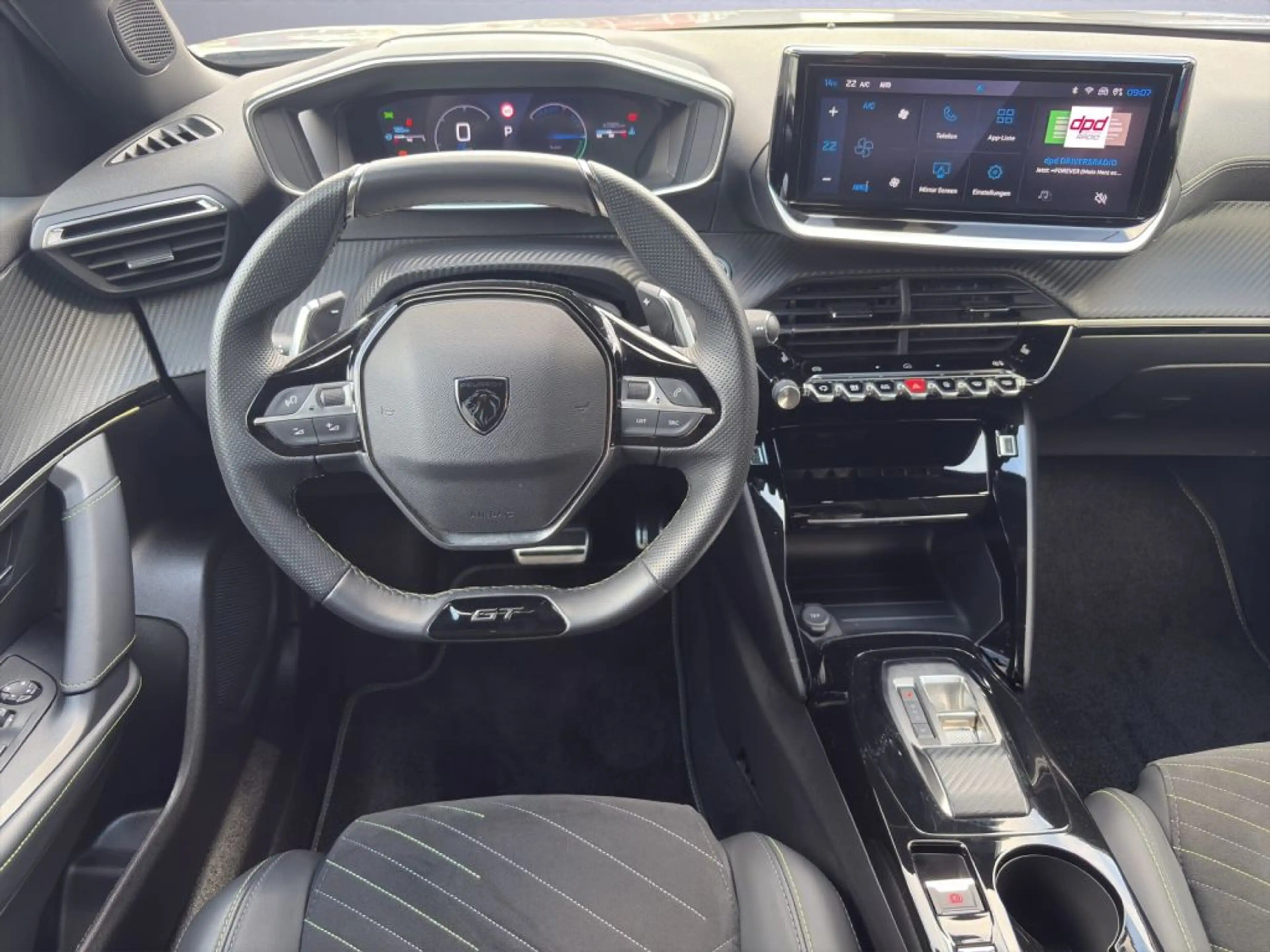Peugeot 2008 Hybrid 136 e-DSC GT — photo 13