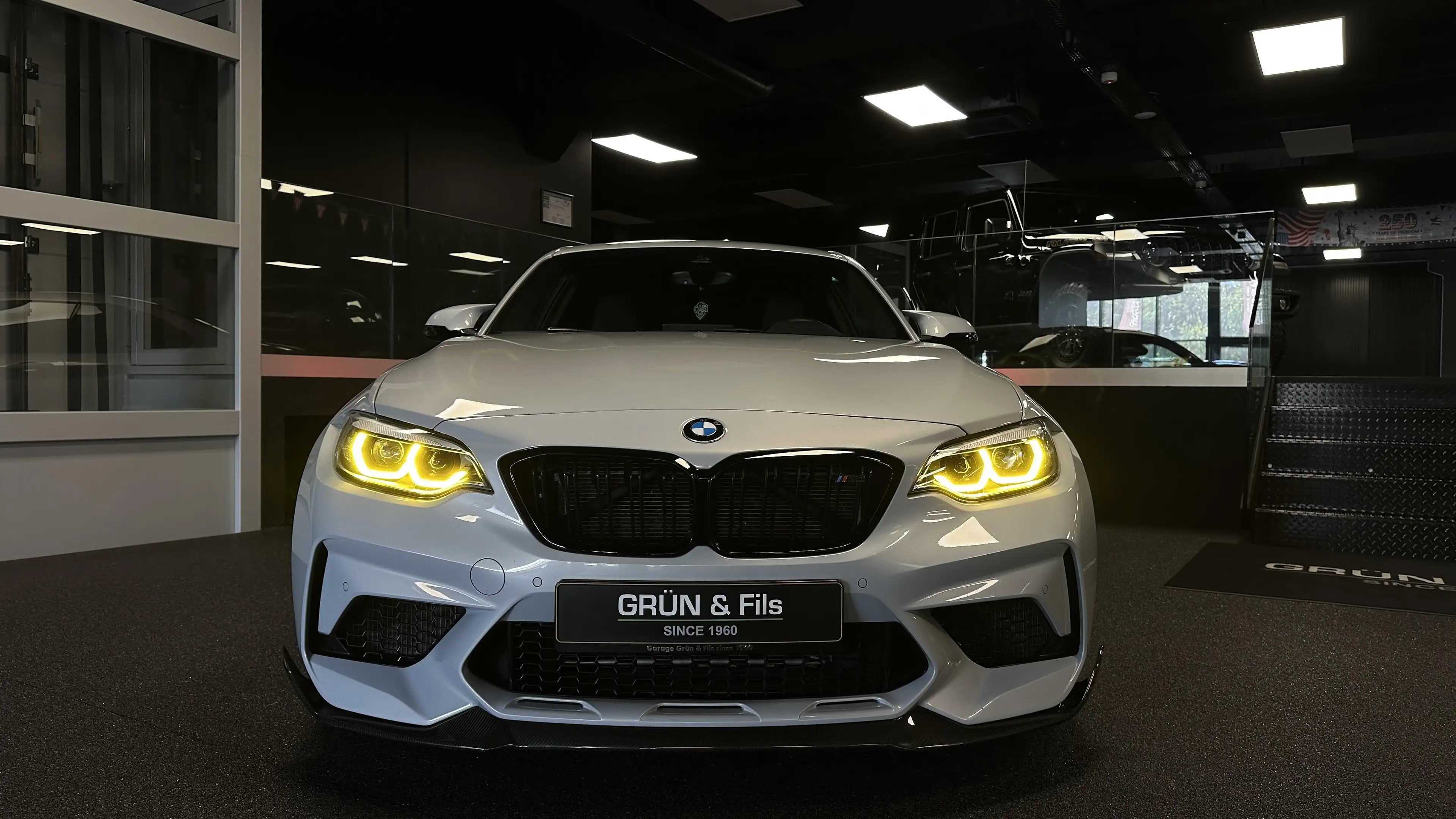 BMW M2 Competition — photo 3