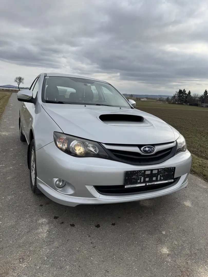 Subaru Impreza Silber - 1
